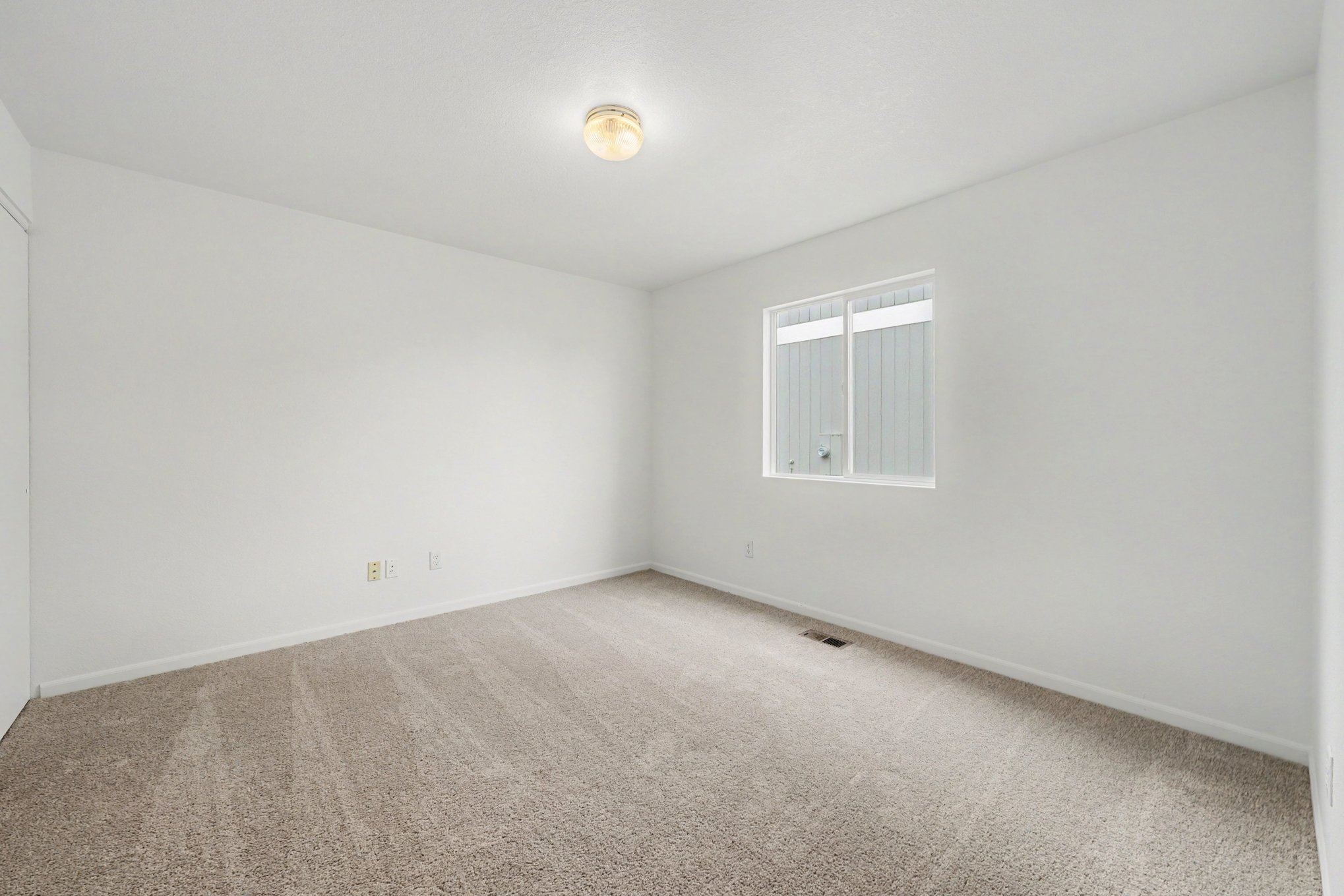 Photo 10 of 17 of 4098 La Junta Dr, Loveland, CO