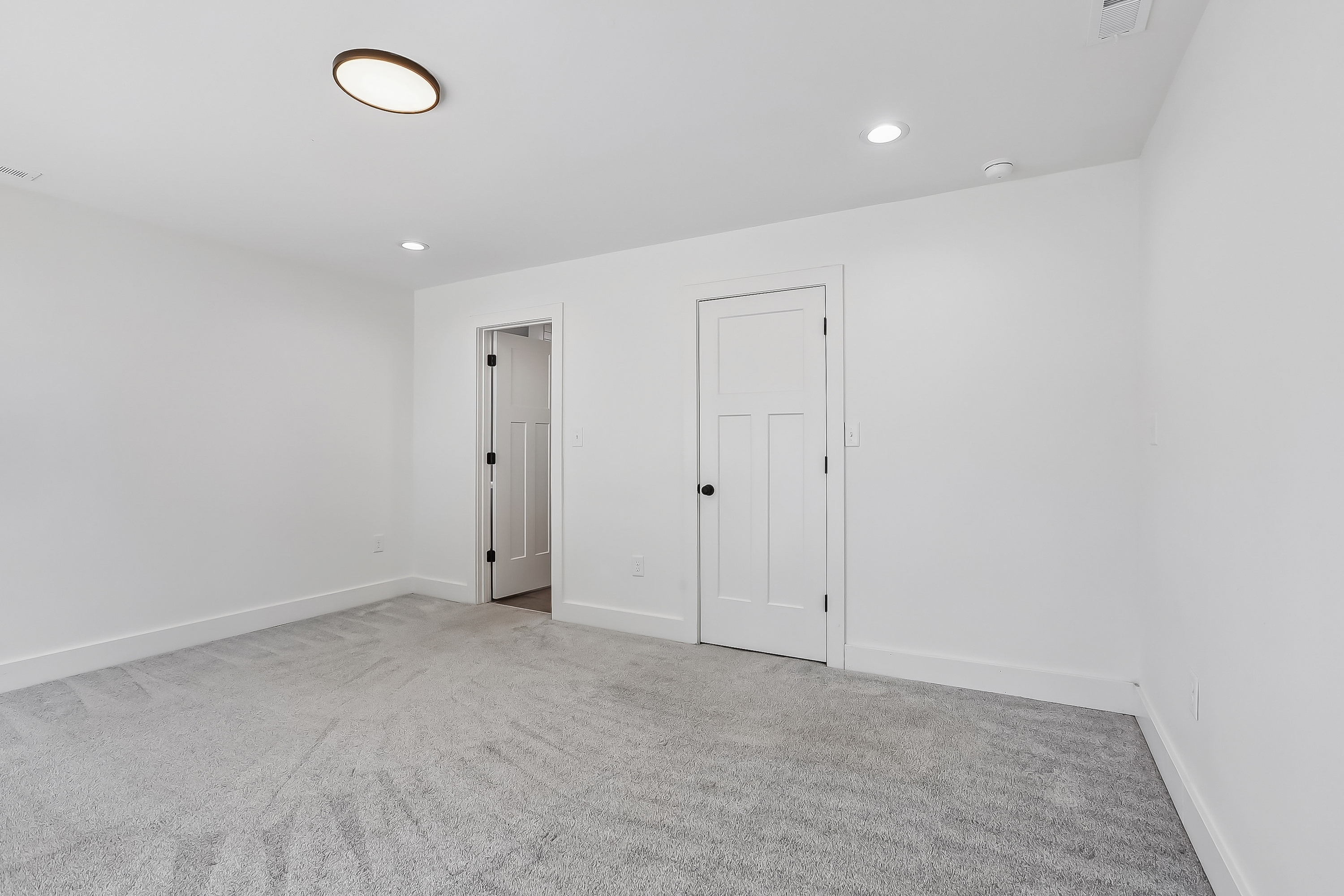 Photo 5 of 47 of 401 Sanders St, Indianapolis, IN