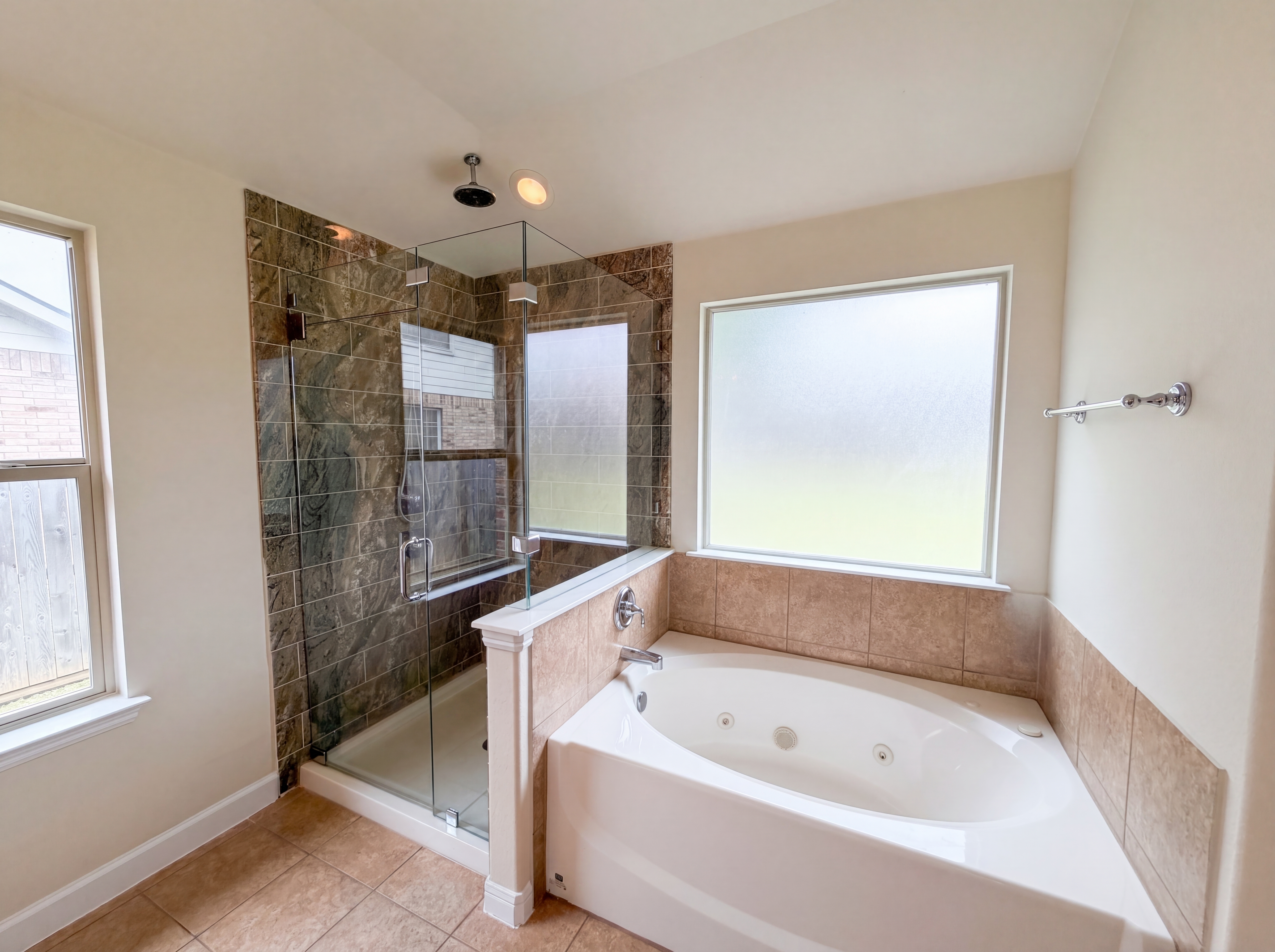 Photo 6 of 23 of 1124 Terrace View Dr, Fort Worth, TX