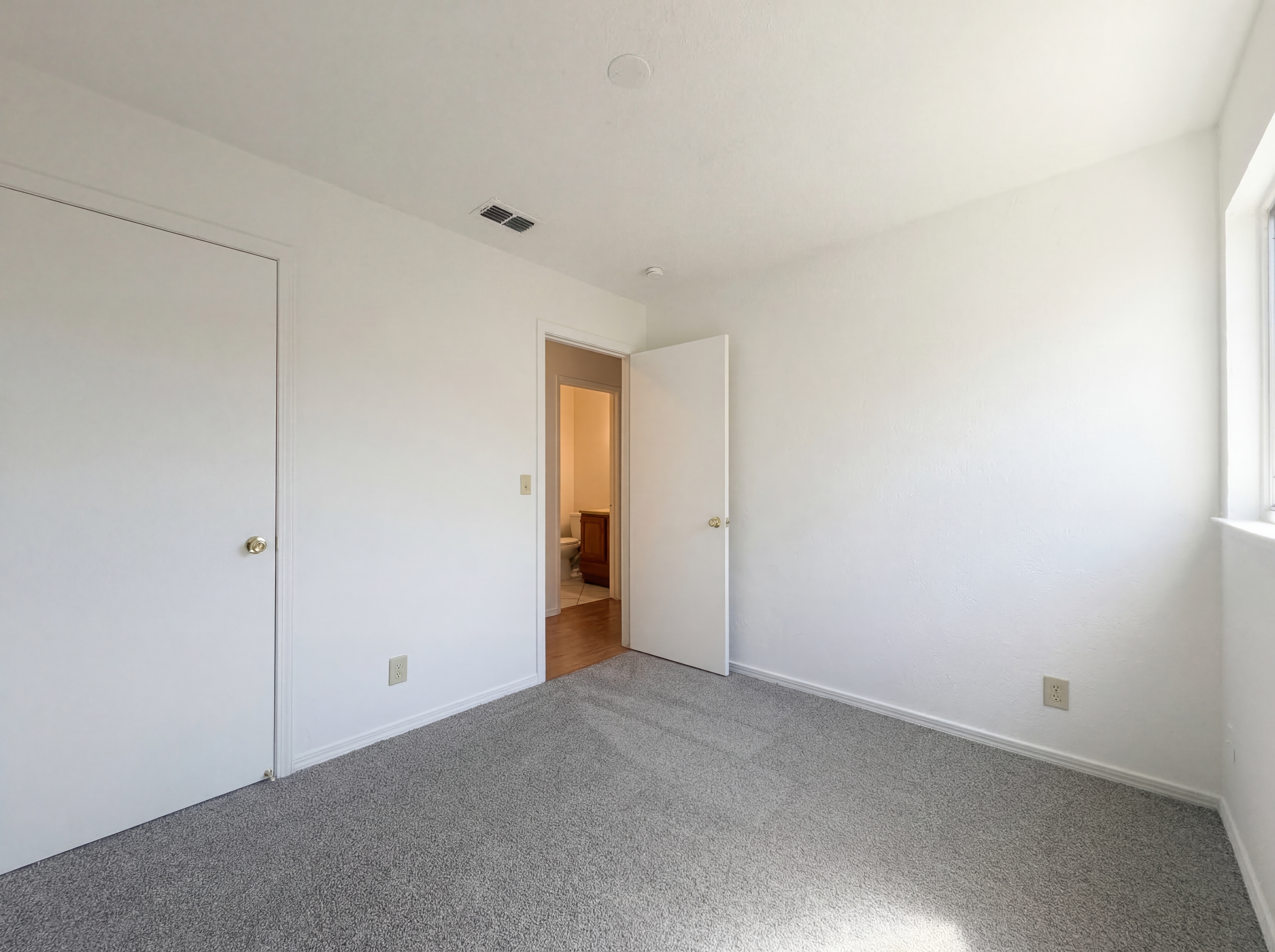 Photo 19 of 33 of 4814 Monet Way, Sacramento, CA