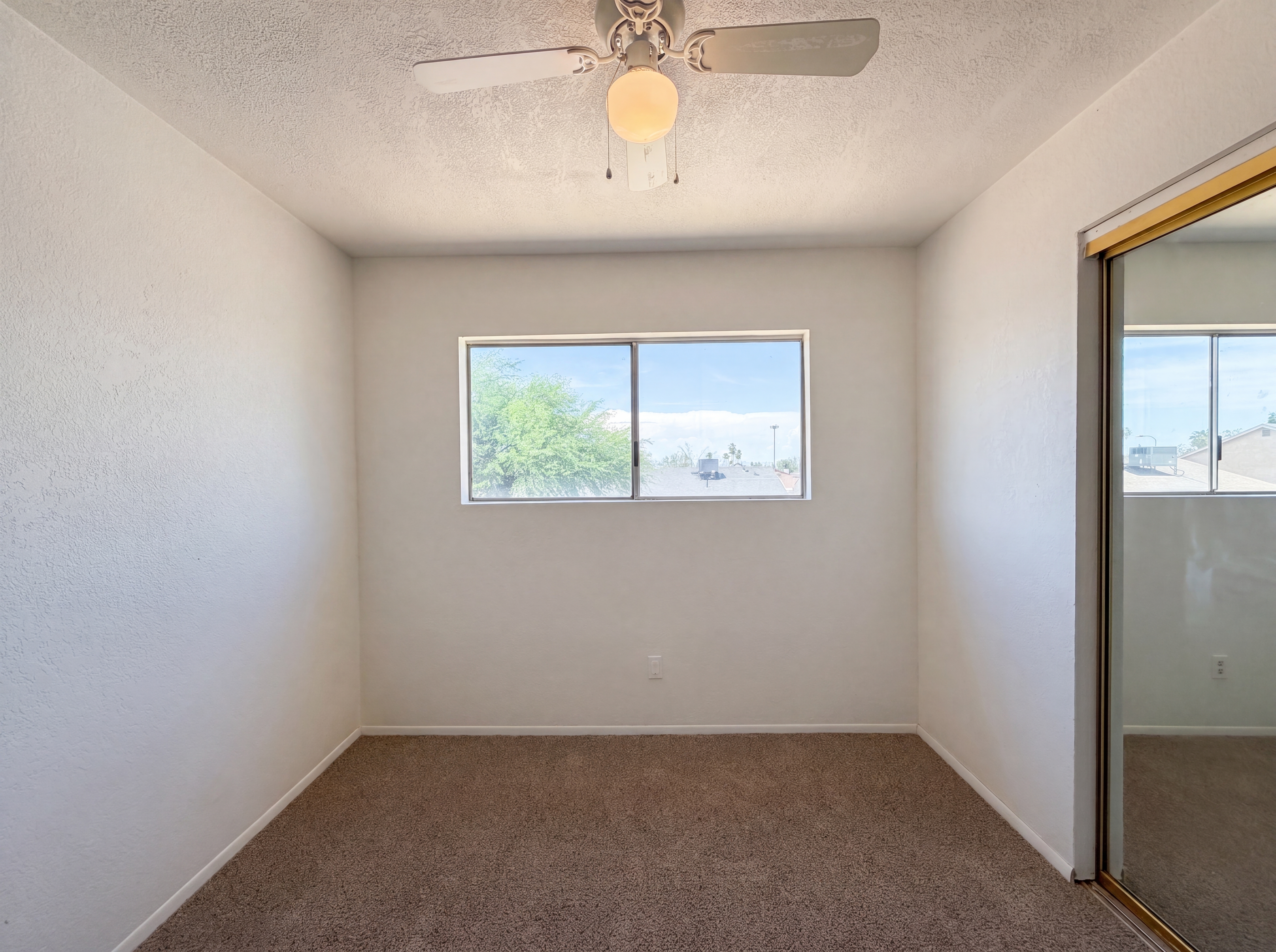 Photo 15 of 26 of 4260 E Vineyard Rd, Phoenix, AZ