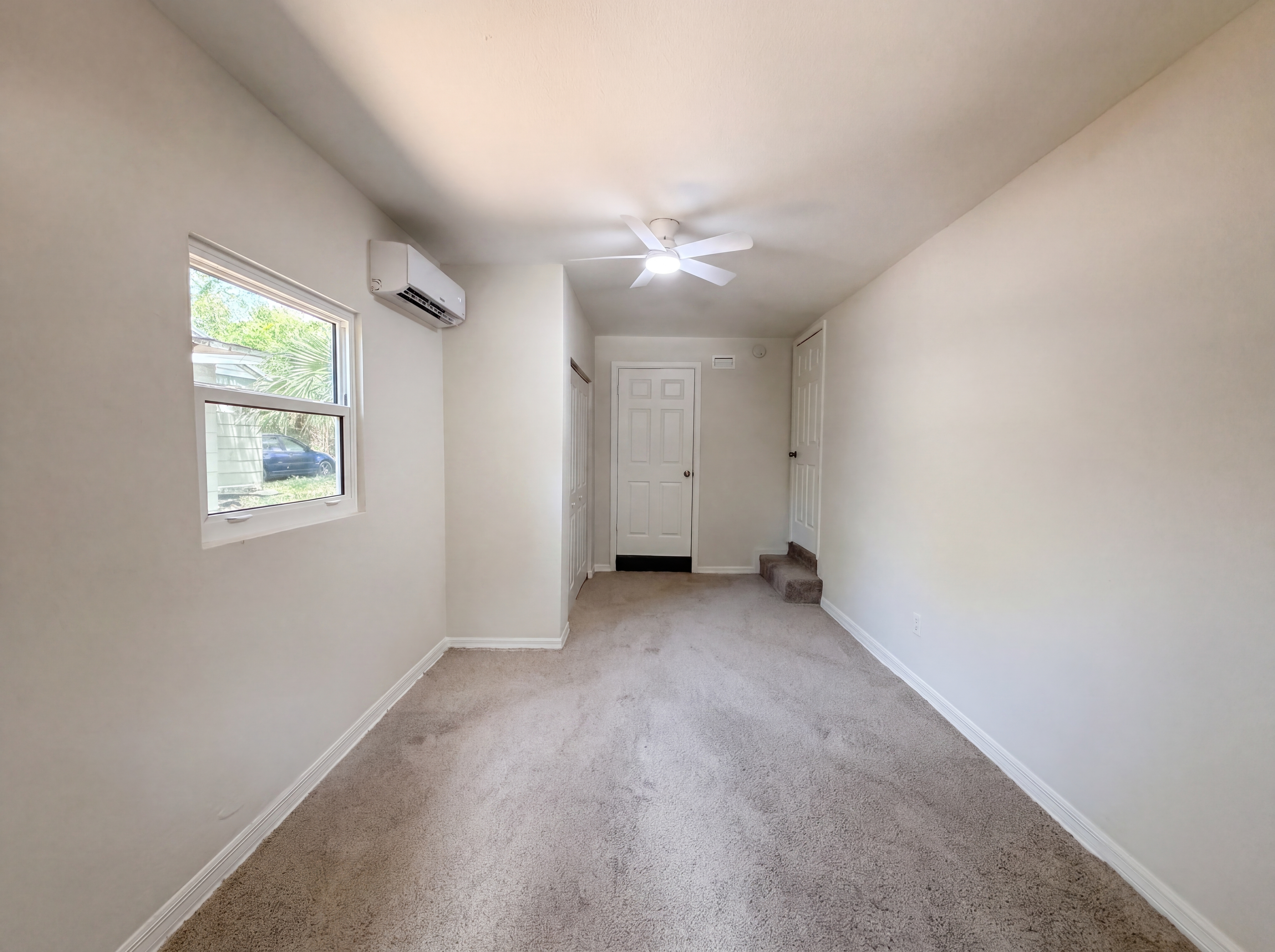 Photo 9 of 17 of 4010 E Paris St, Tampa, FL