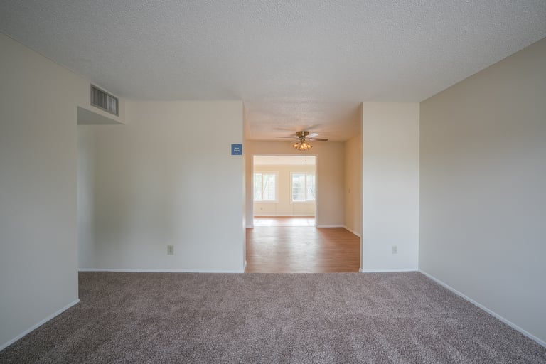 Photo 10 of 26 - 2239 W Laurel Ln, Phoenix, AZ 85029