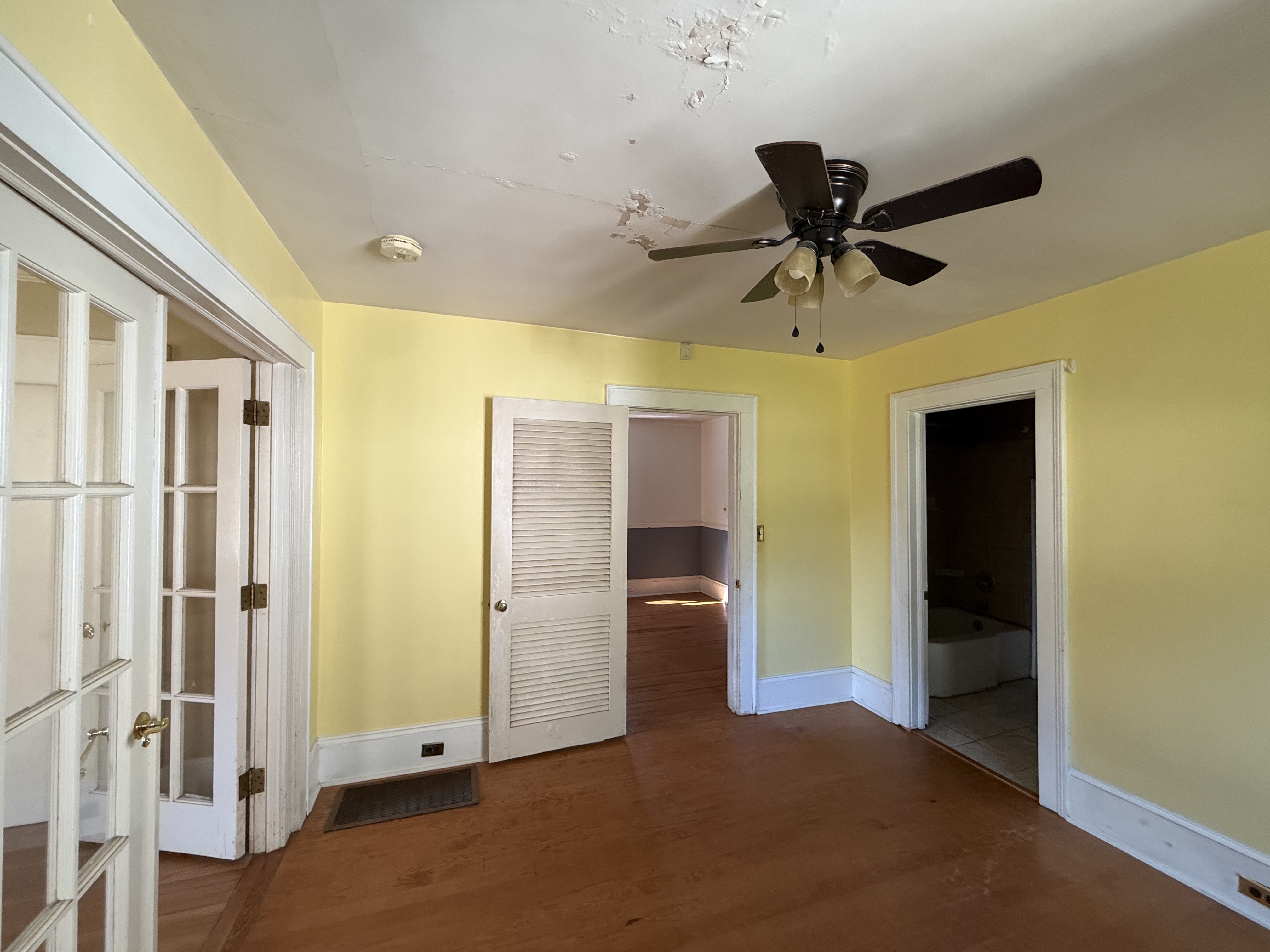 Photo 17 of 29 of 907 S South St, Gastonia, NC