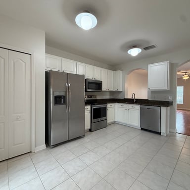 Property photo 2 of 16315 Swan View Cir