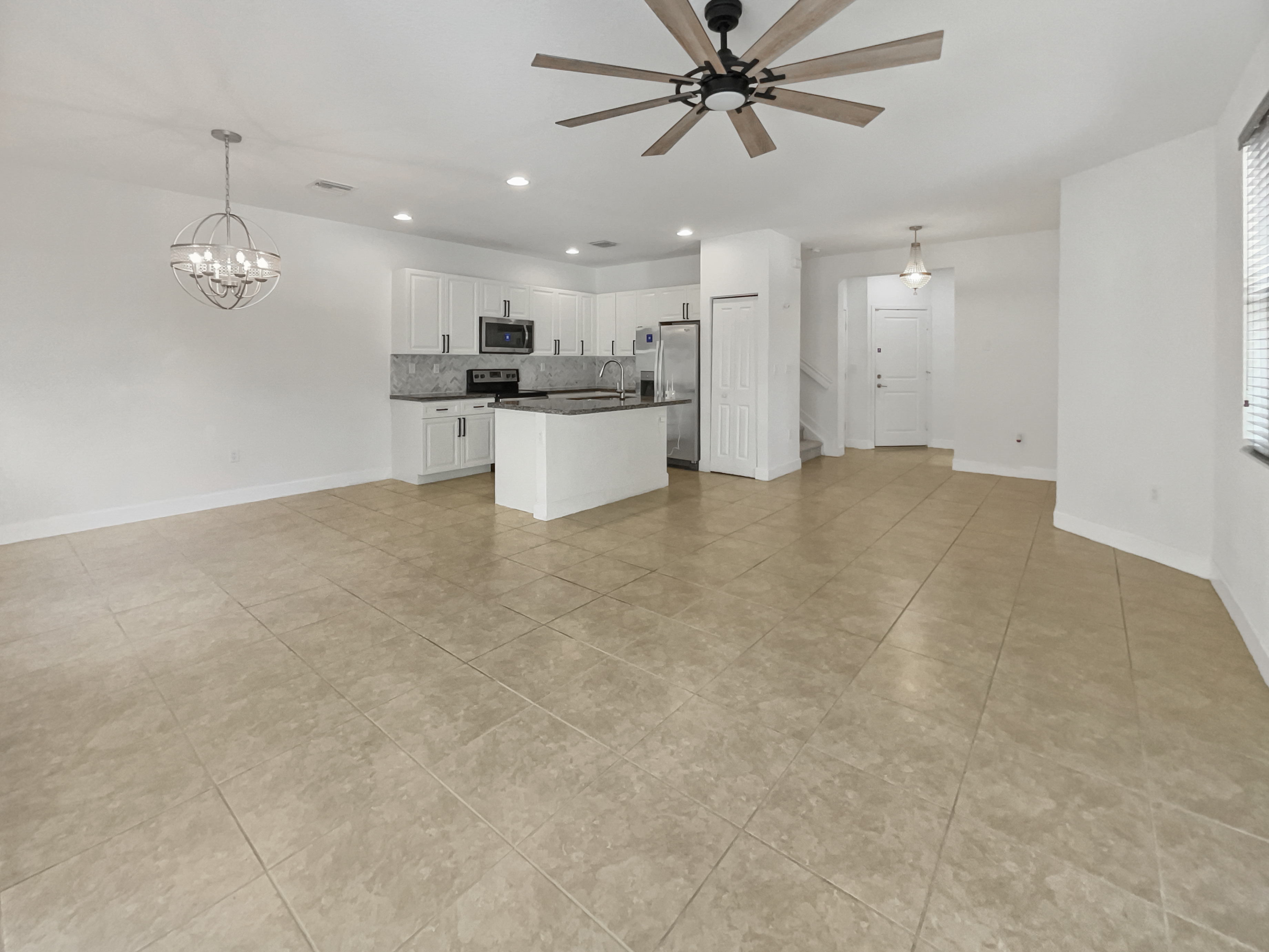 Photo 3 of 28 of 4879 NW 55th Pl, Fort Lauderdale, FL