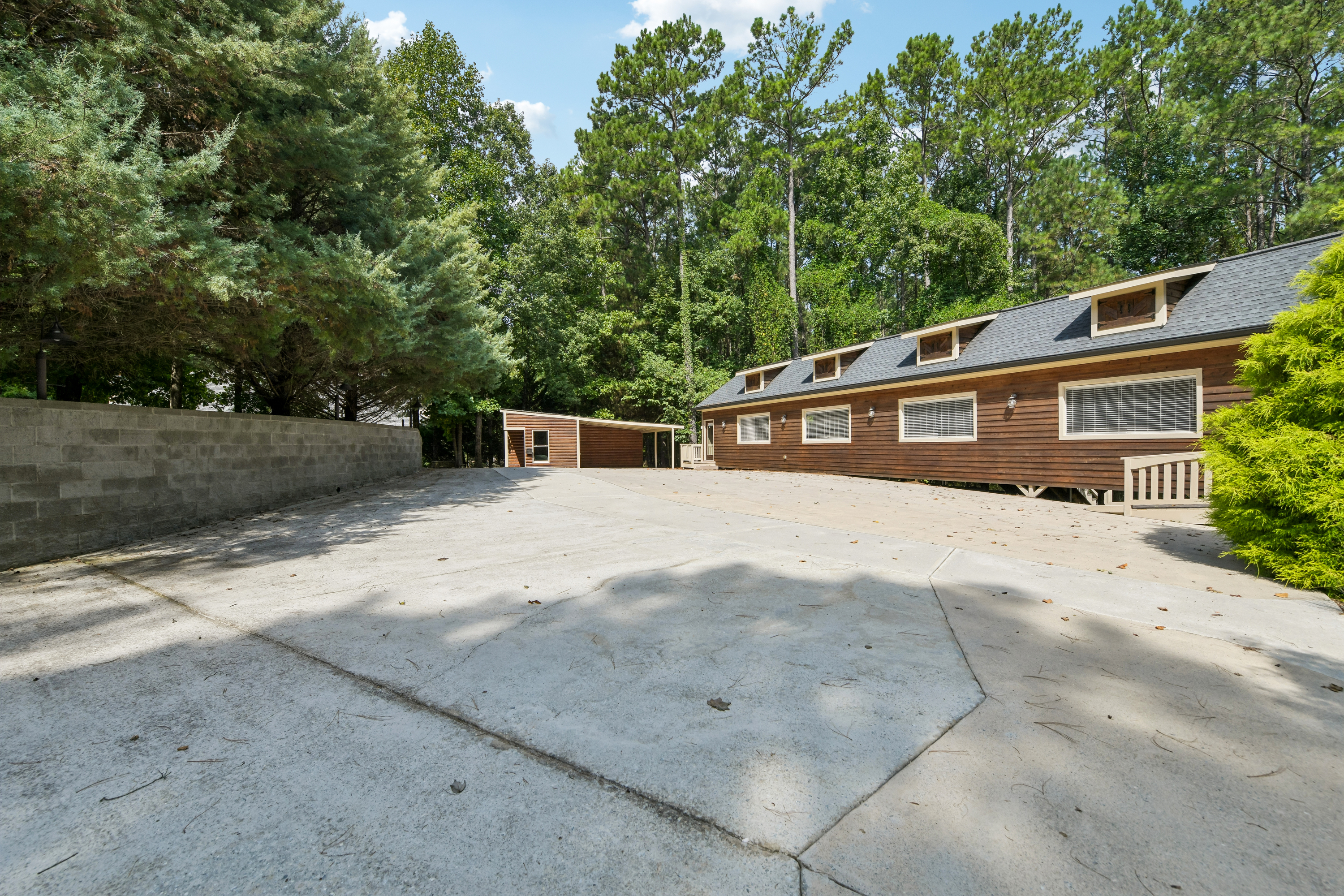 Photo 64 of 90 of 2431 Rabbit Farm Cir, Loganville, GA