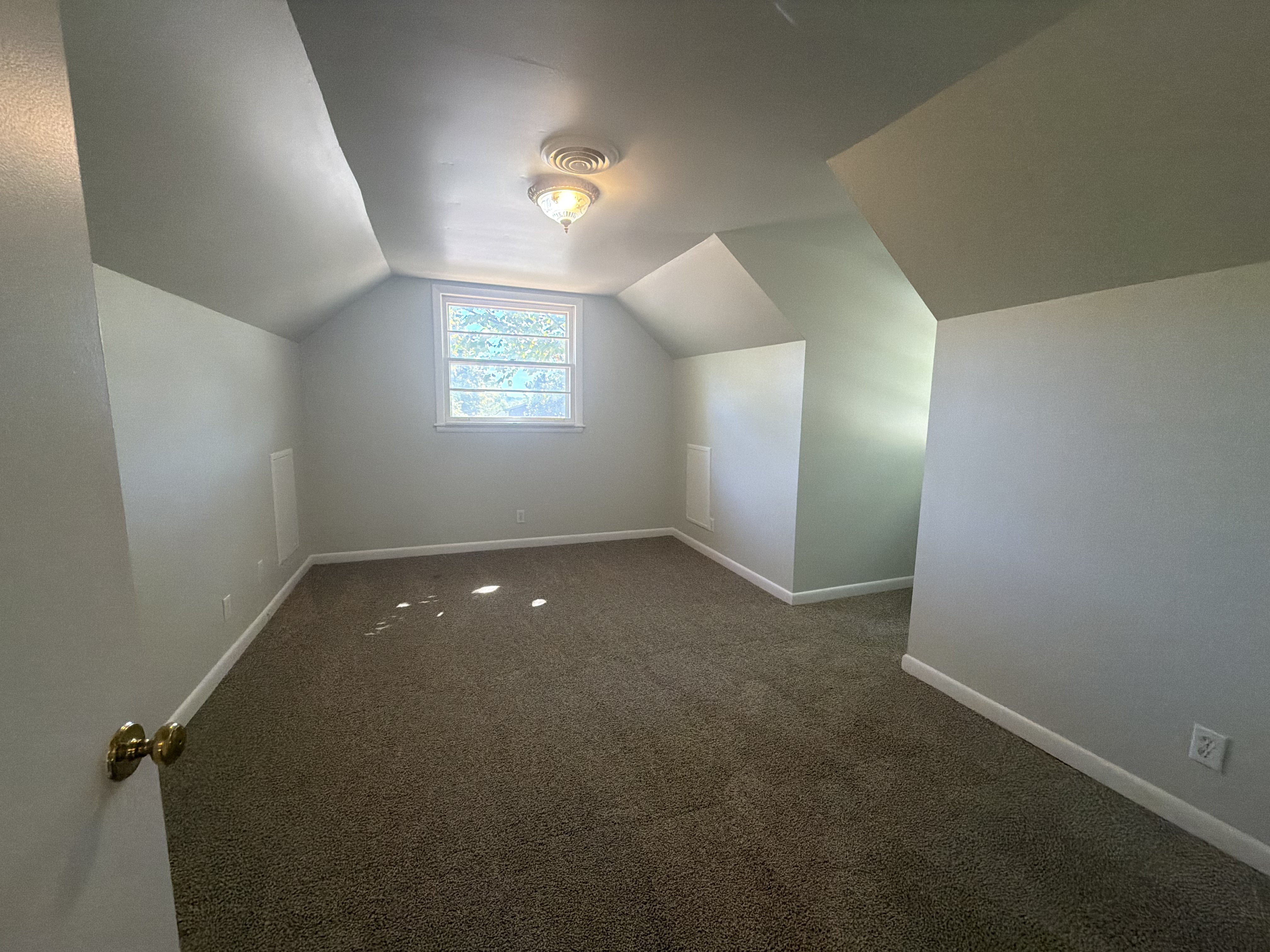 Photo 10 of 23 of 561 Augusta Dr, Hermitage, TN