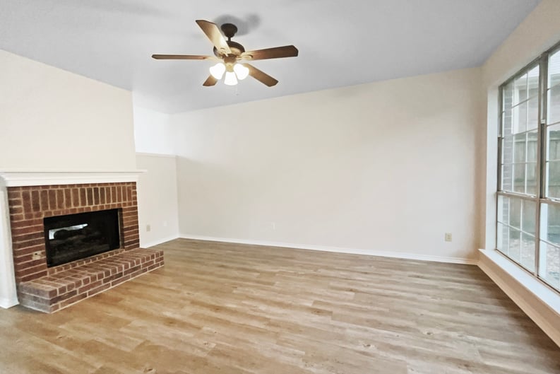 Property photo 3 of 5118 Feather Crst