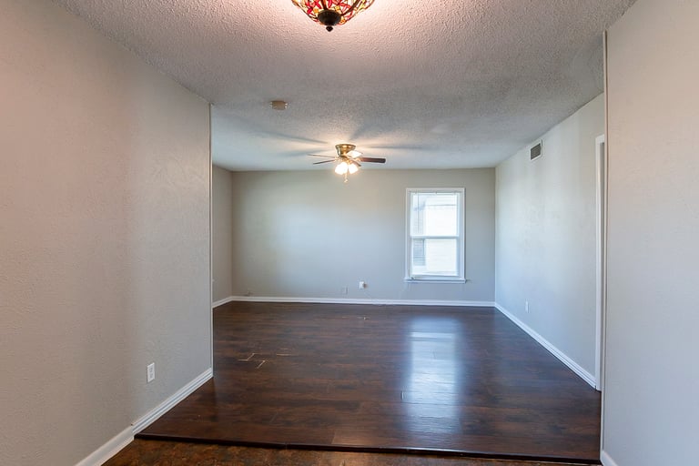 Photo 19 of 23 - 1618 Ridgeview St, Mesquite, TX 75149