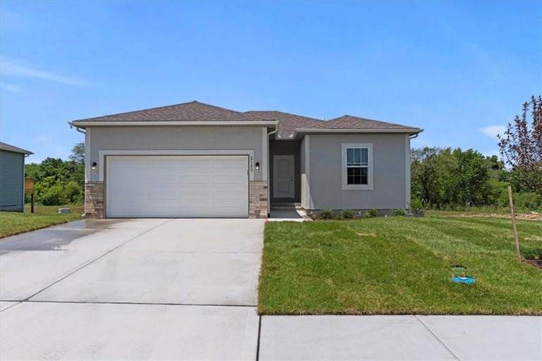 2100 Creek View Ln, Raymore, MO 64083 Opendoor