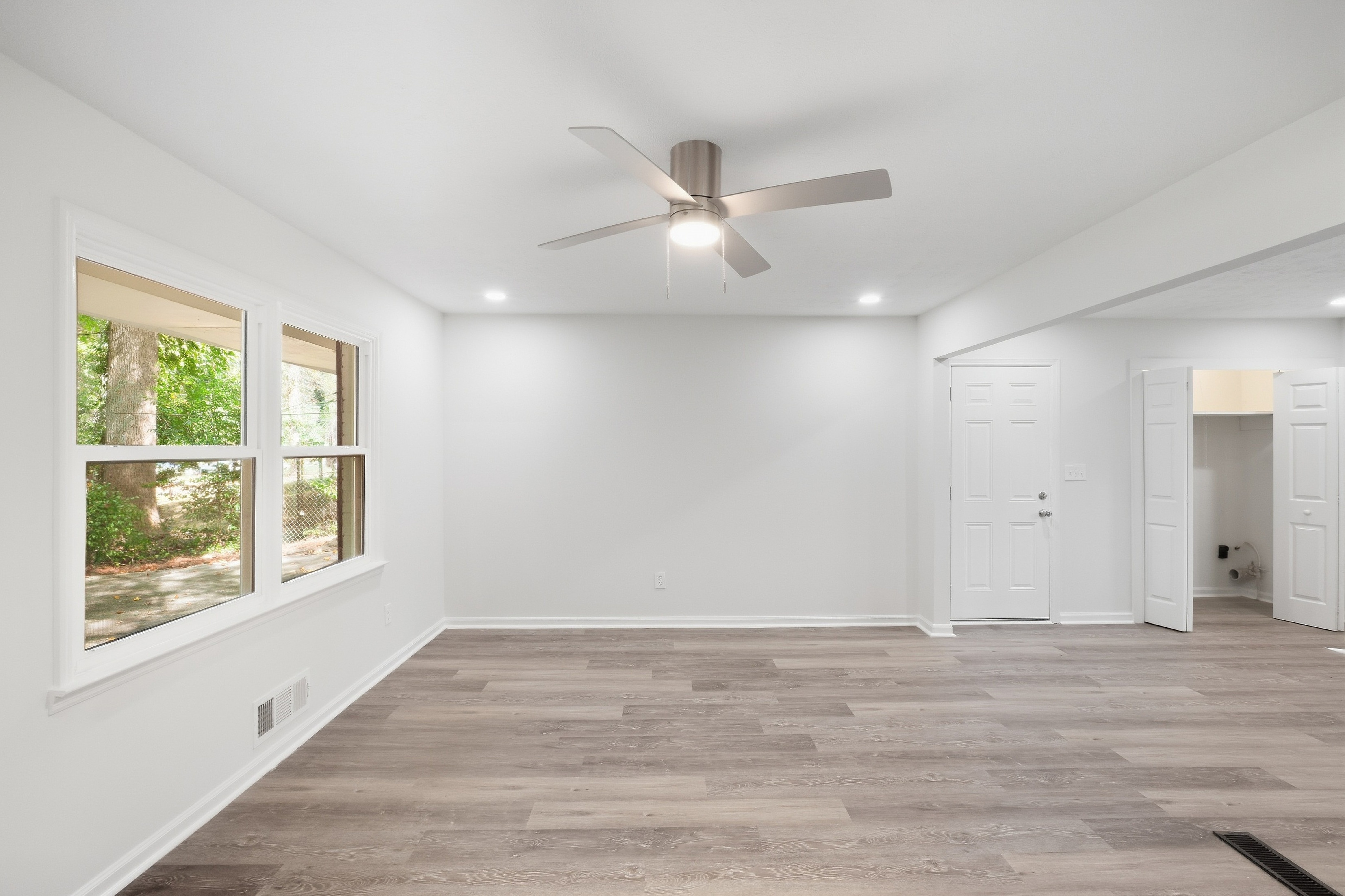 Photo 6 of 15 of 4059 Canby Ln, Decatur, GA