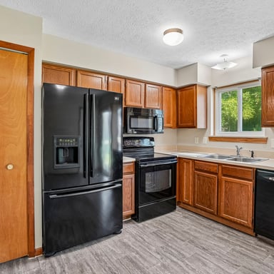 Property photo 2 of 10153 Ashton St