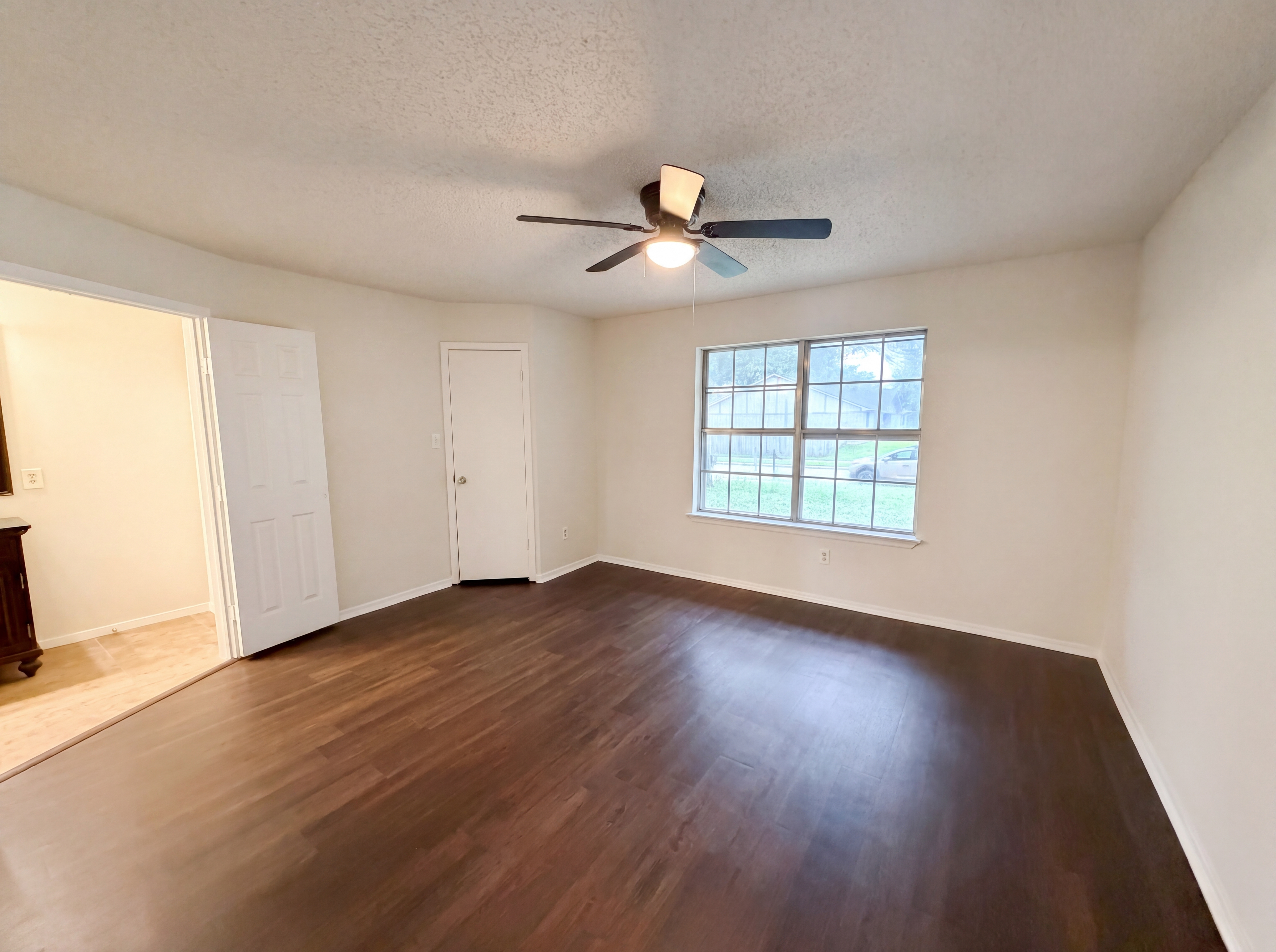 Photo 9 of 17 of 5410 Vagas Dr, Rowlett, TX