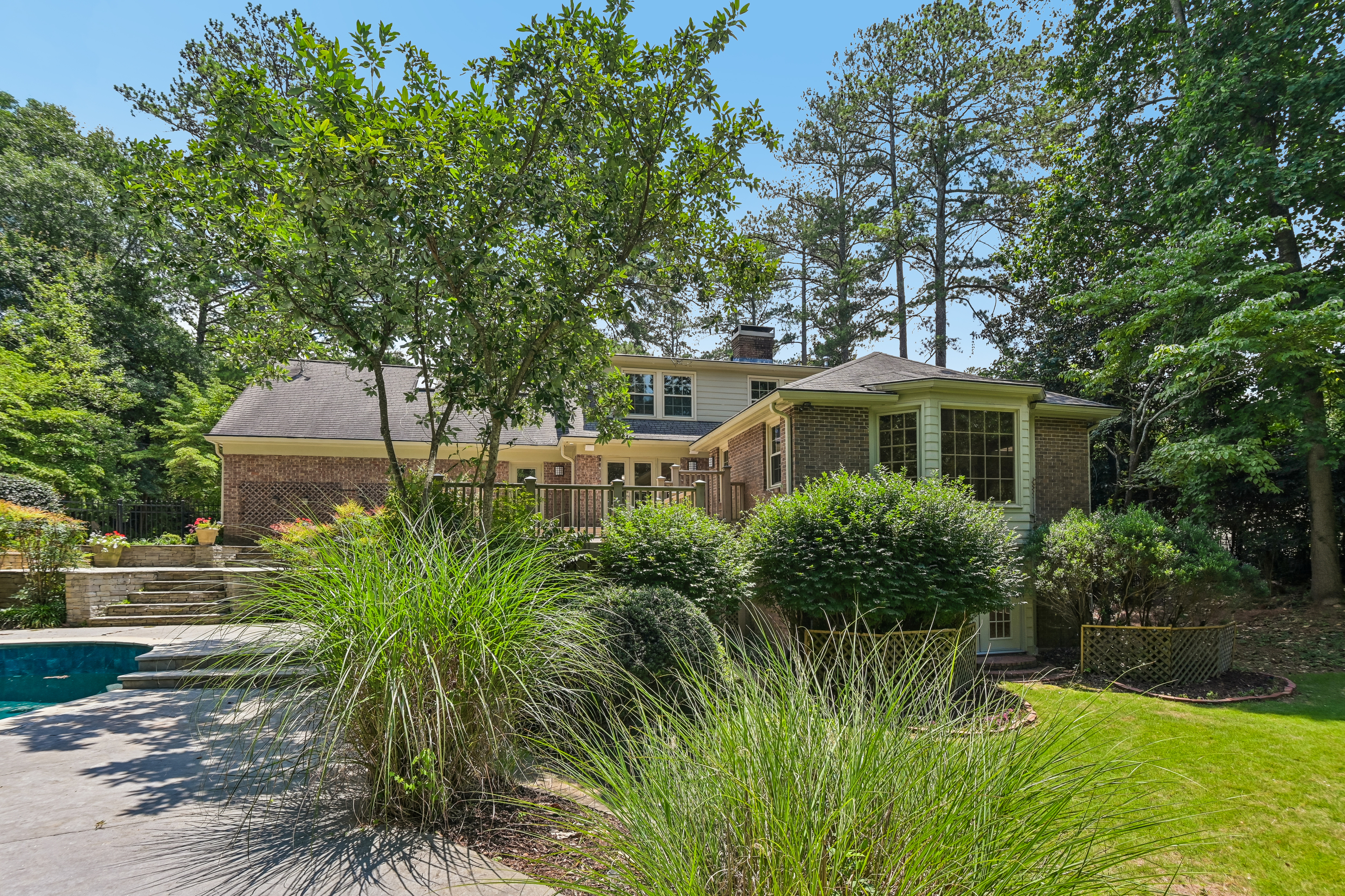 Photo 20 of 87 of 3135 Spalding Dr, Atlanta, GA