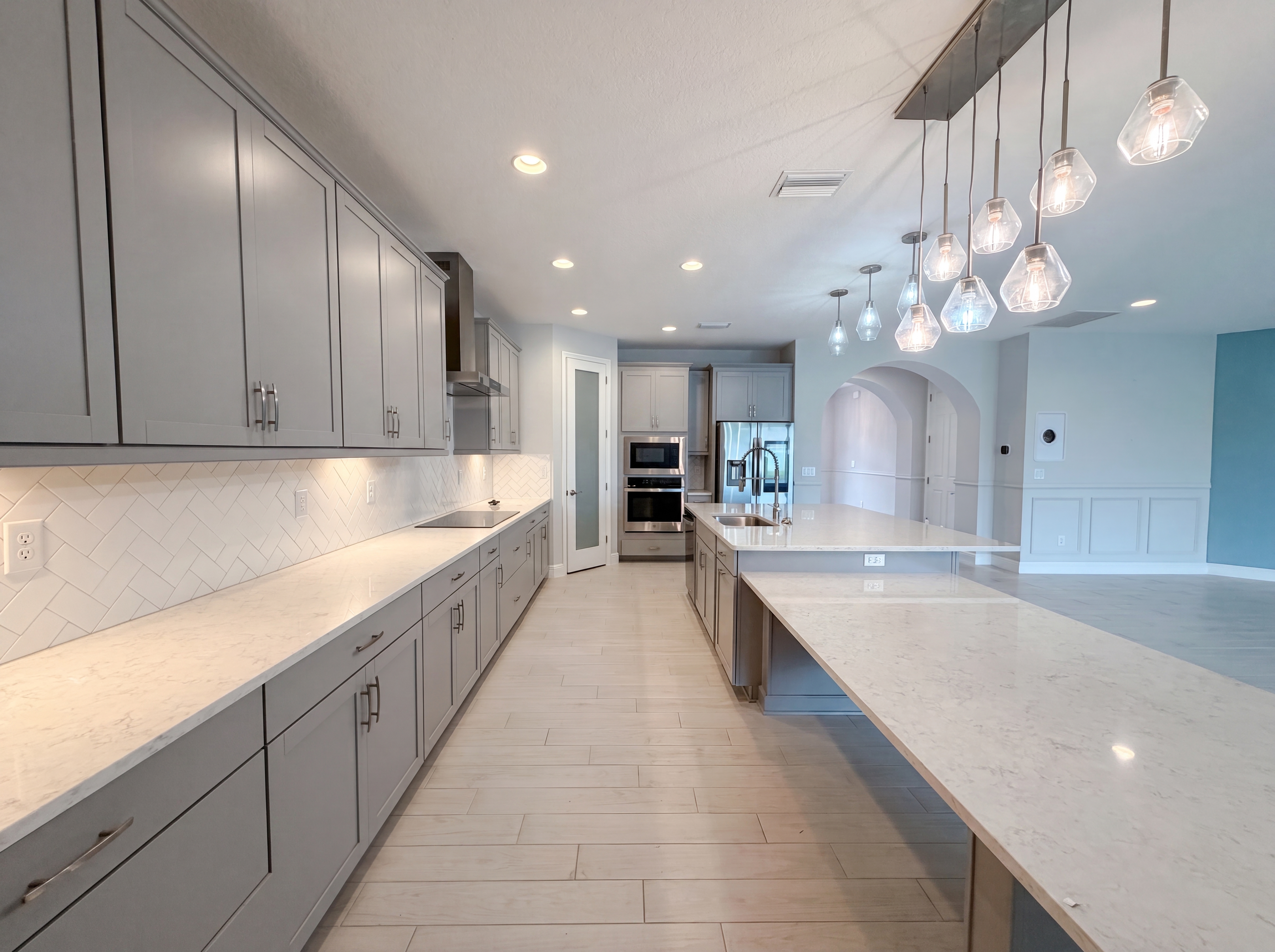 Photo 7 of 25 of 13176 Twin Bridges Dr, Riverview, FL