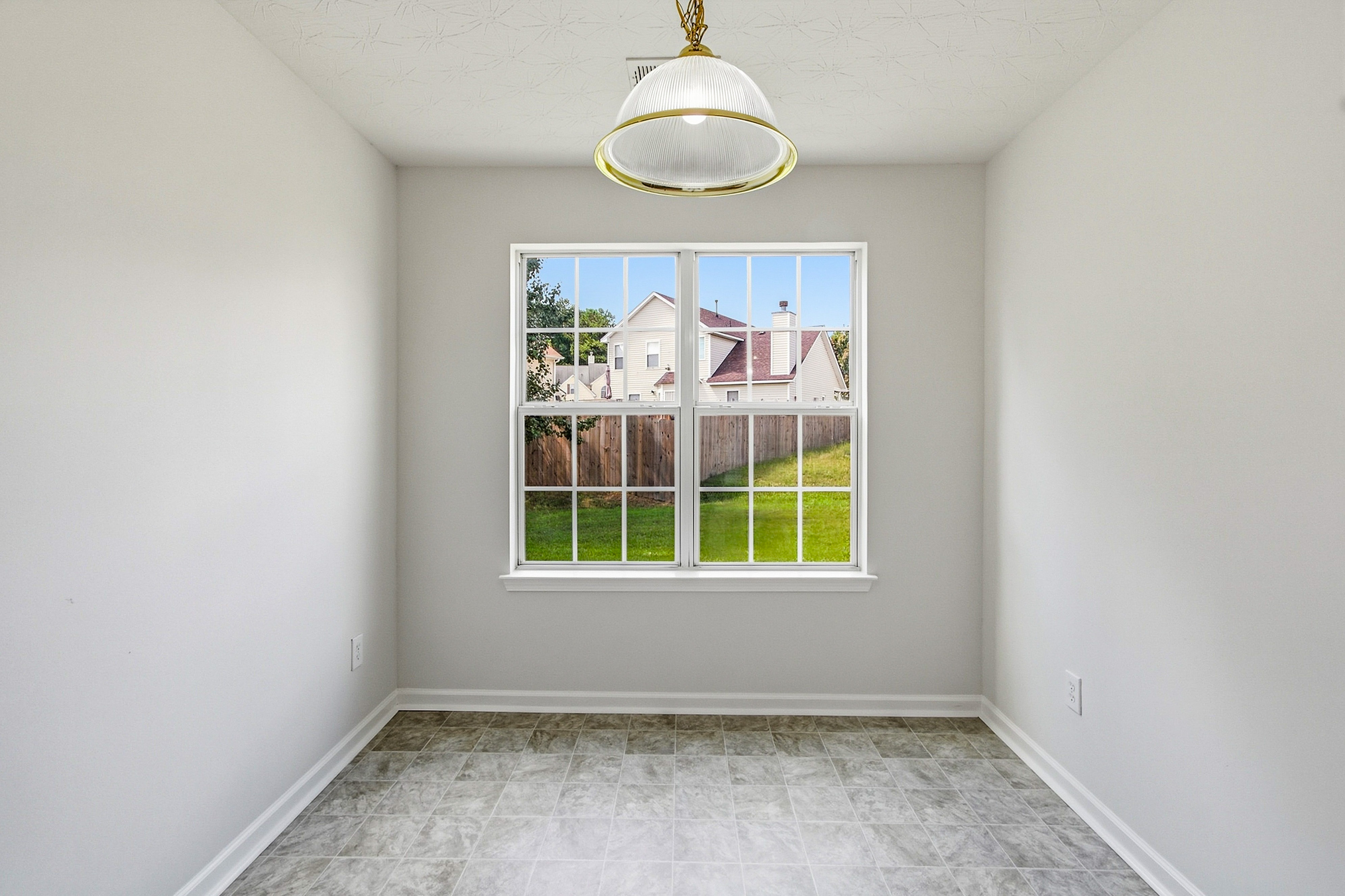 Photo 10 of 33 of 2571 S Hills, Riverdale, GA