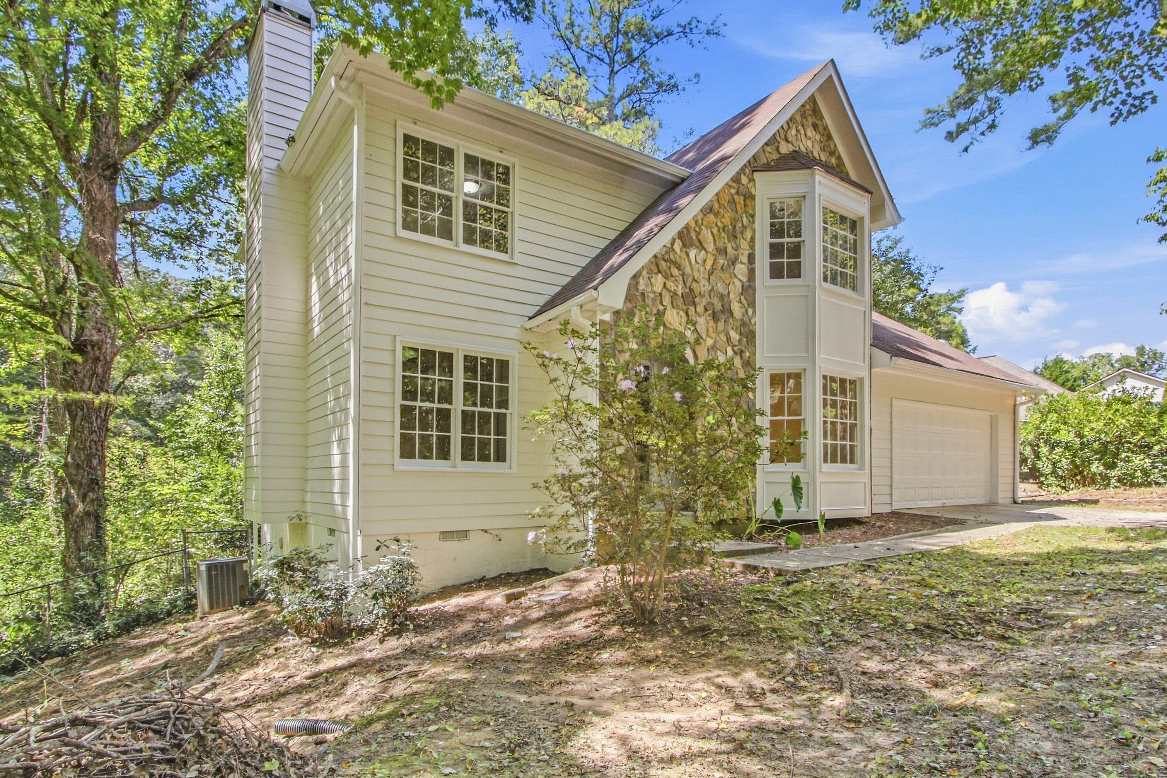 Photo 3 of 29 of 1039 Plantation Blvd SE, Conyers, GA