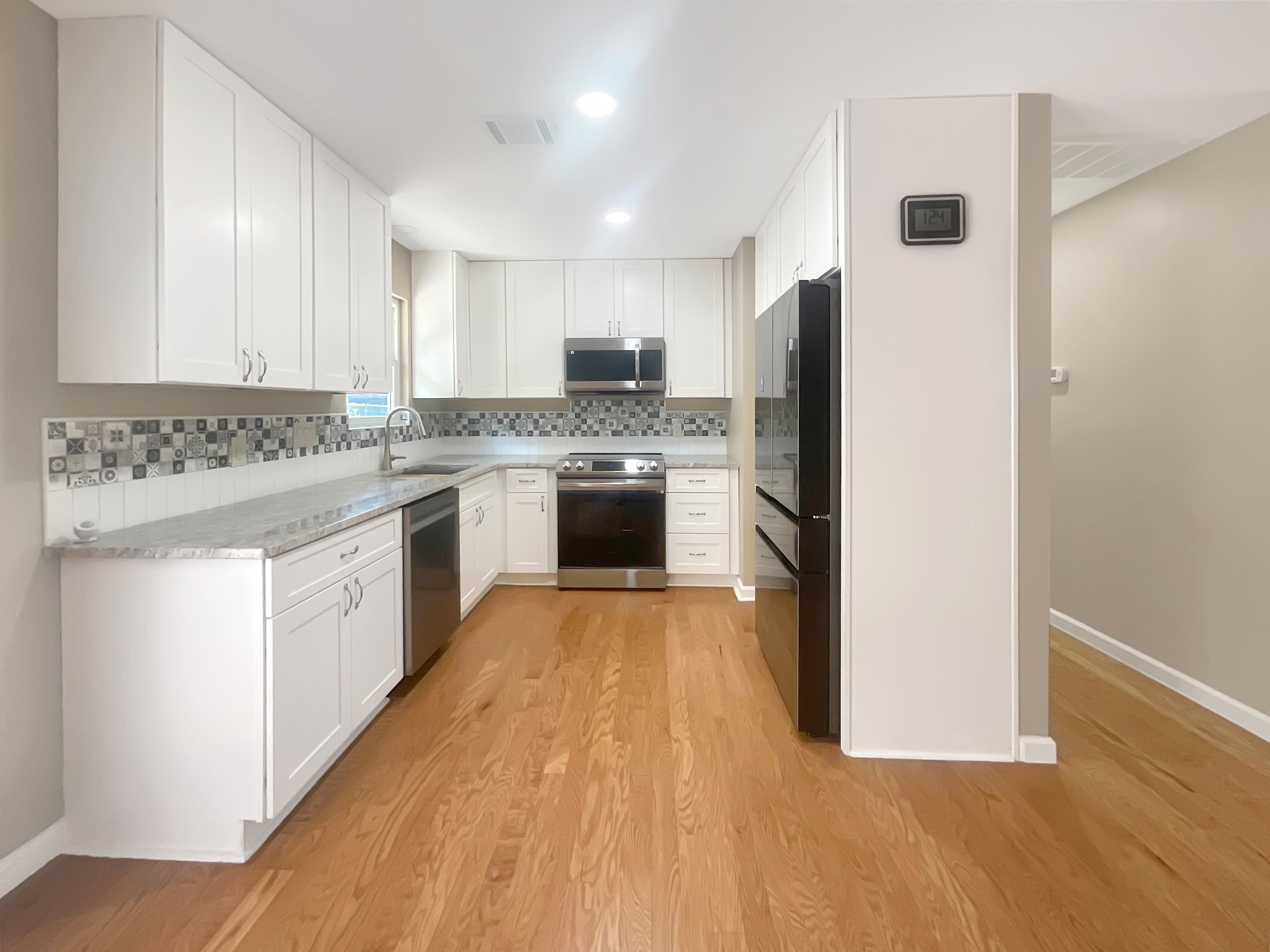 Photo 2 of 21 of 8801 Parkfield Dr, Austin, TX