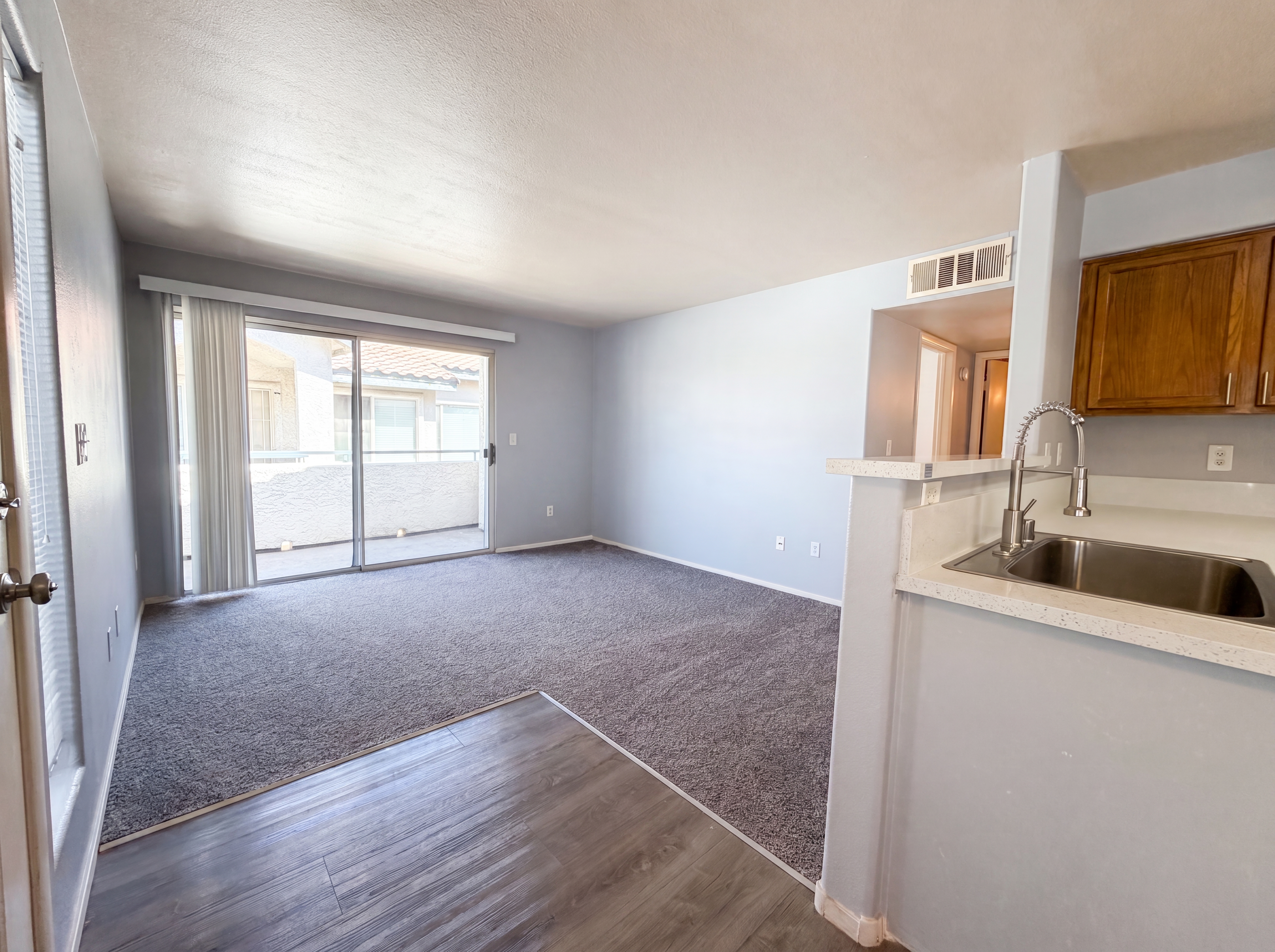Photo 8 of 23 of 3087 Key Largo Dr, Las Vegas, NV