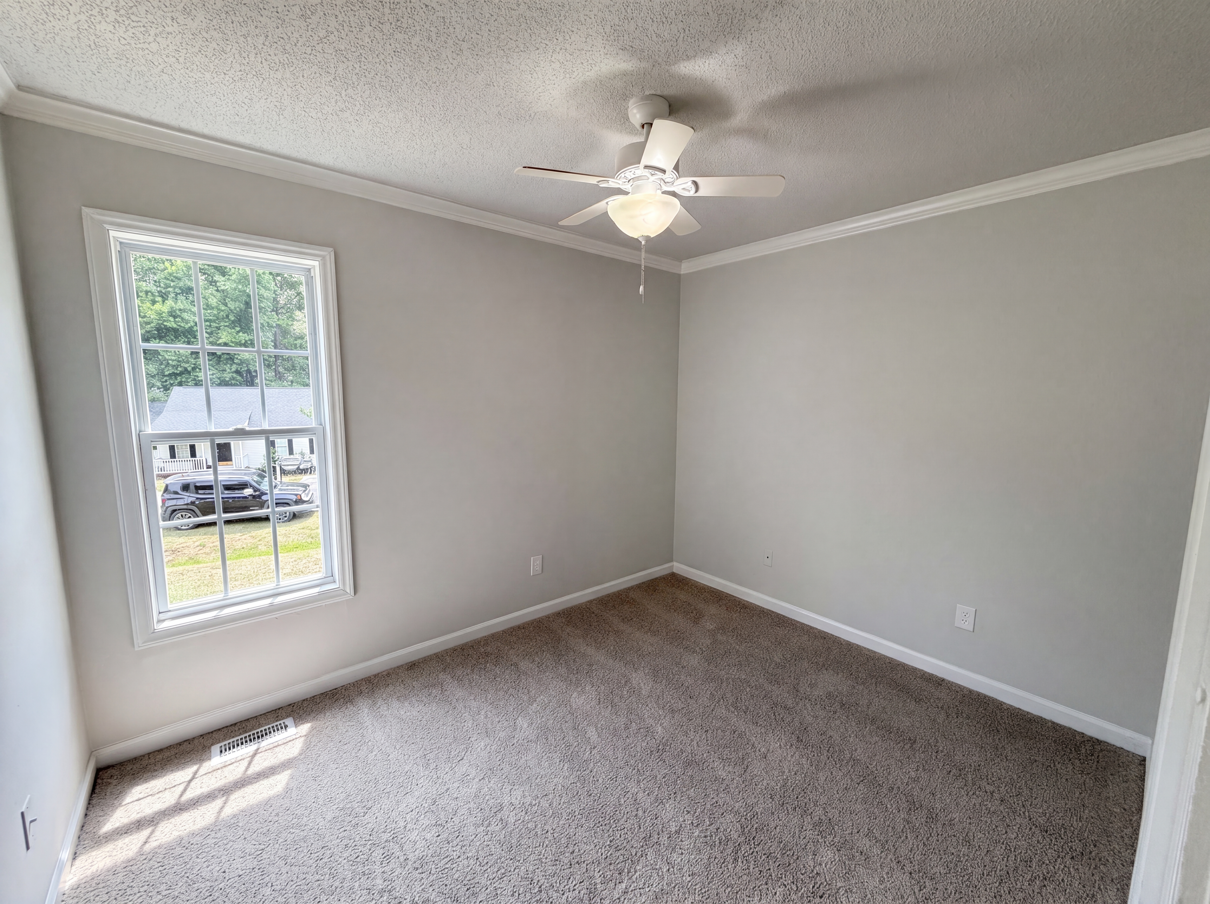 Photo 11 of 16 of 1024 Laurel Leaf Rd, Zebulon, NC