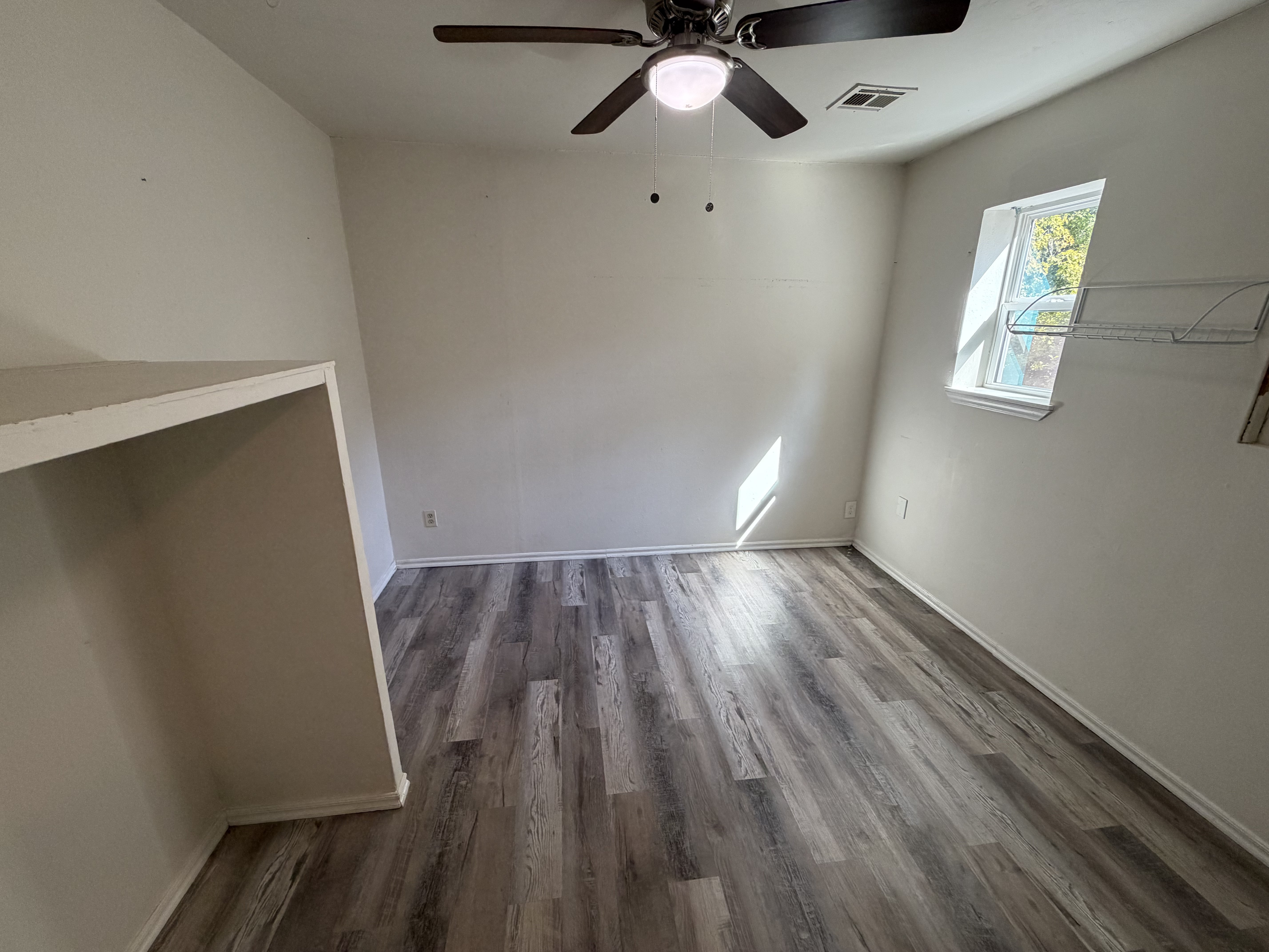 Photo 6 of 15 of 510 Holsey Dr, Noble, OK