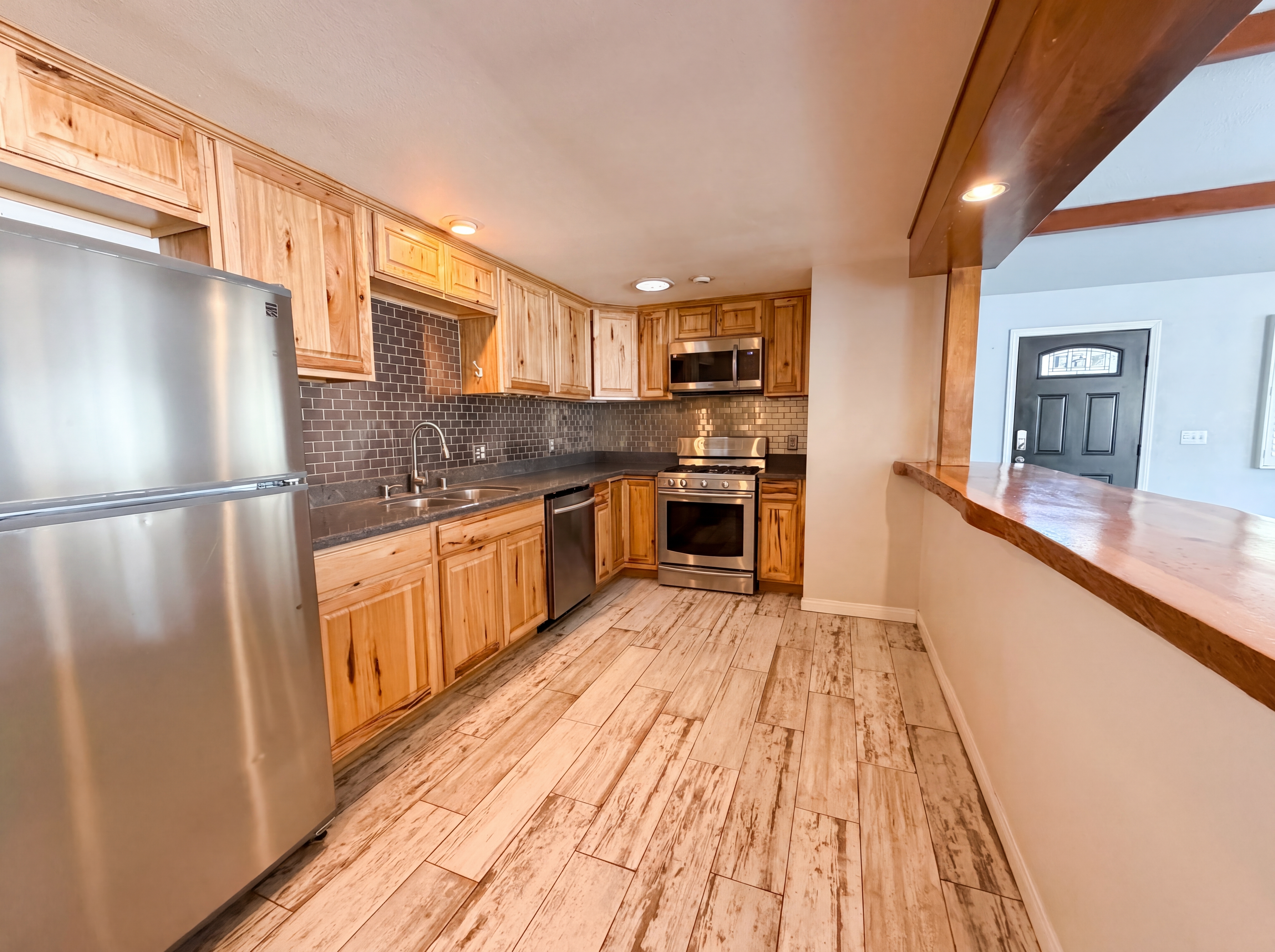 Photo 2 of 17 of 317 Wren Dr, Big Bear Lake, CA