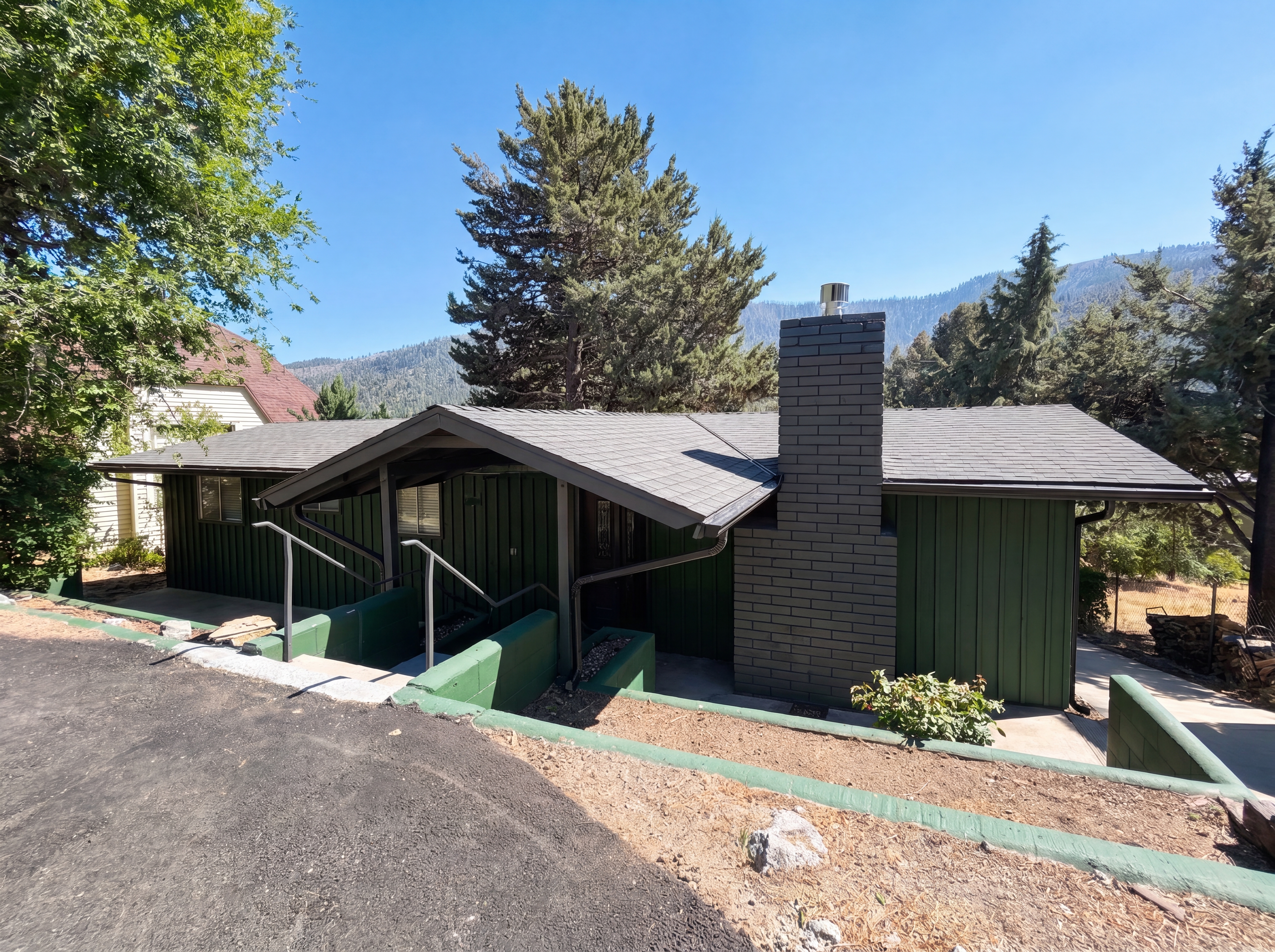 Photo 19 of 28 of 1145 Rivera Dr, Wrightwood, CA