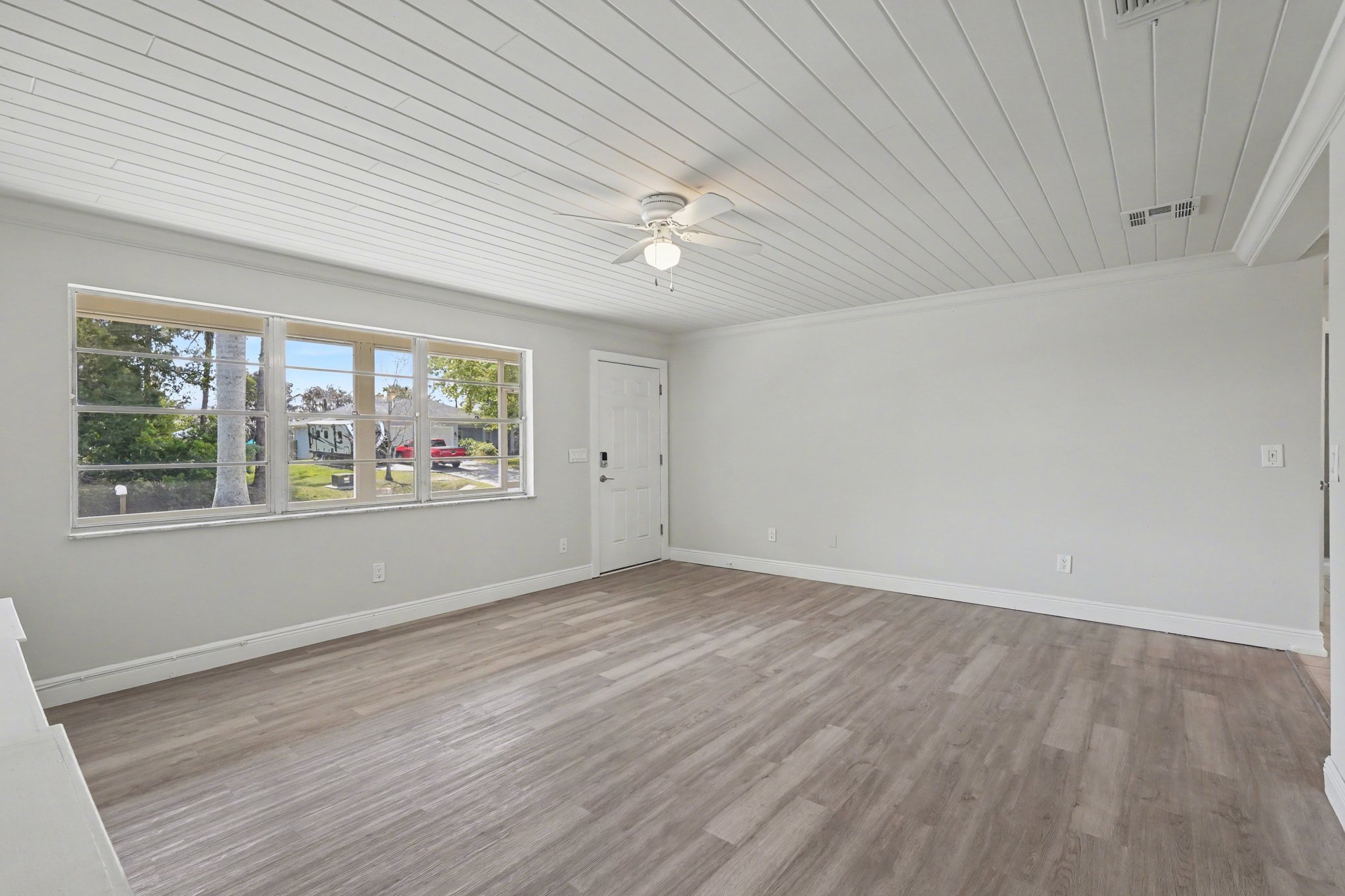 Photo 3 of 20 of 767 Rolling Hill Dr, Sebastian, FL