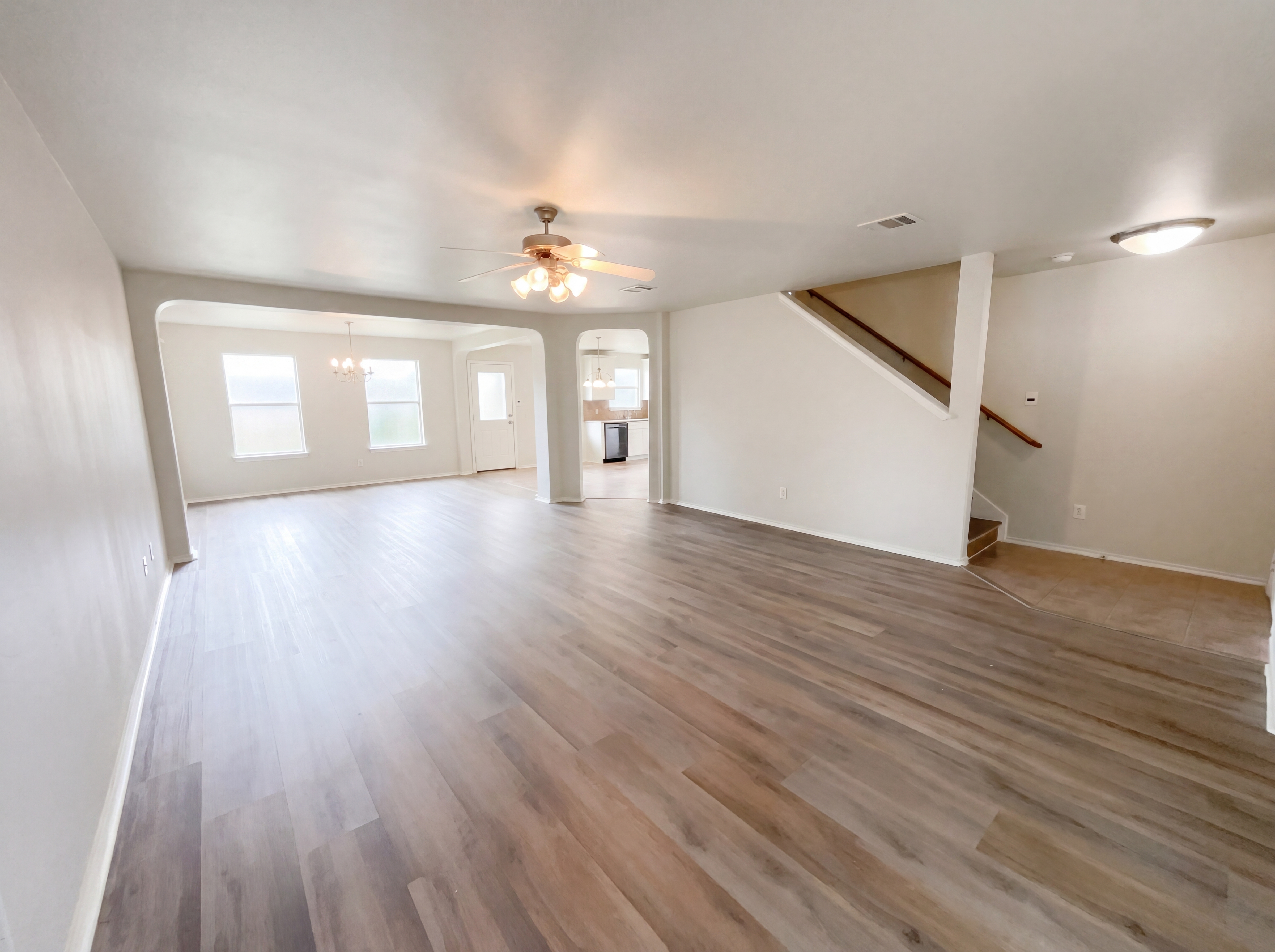 Photo 3 of 21 of 907 Magnolia Crst, San Antonio, TX