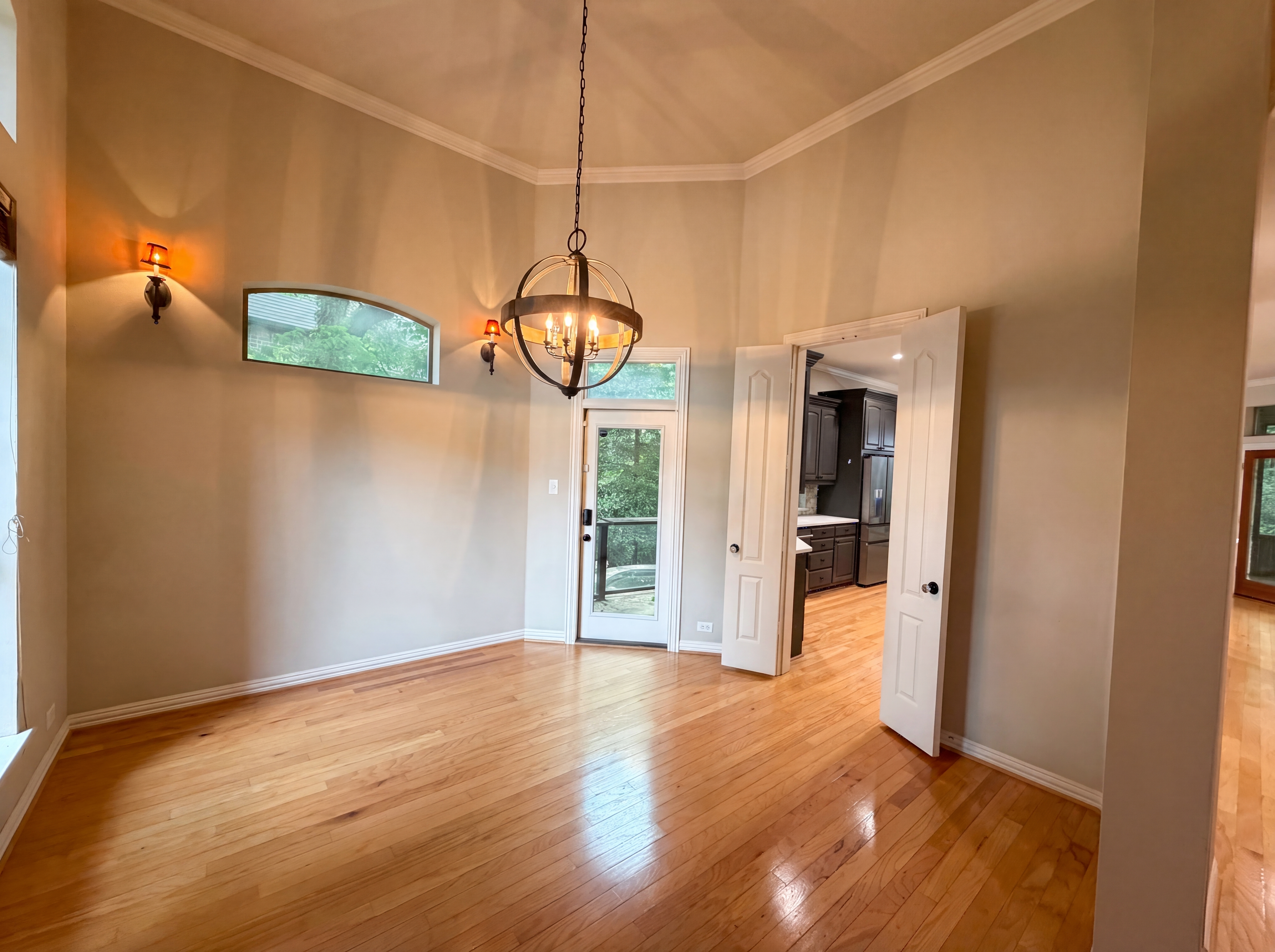 Photo 10 of 29 of 1309 Winding Brook Dr, Garland, TX