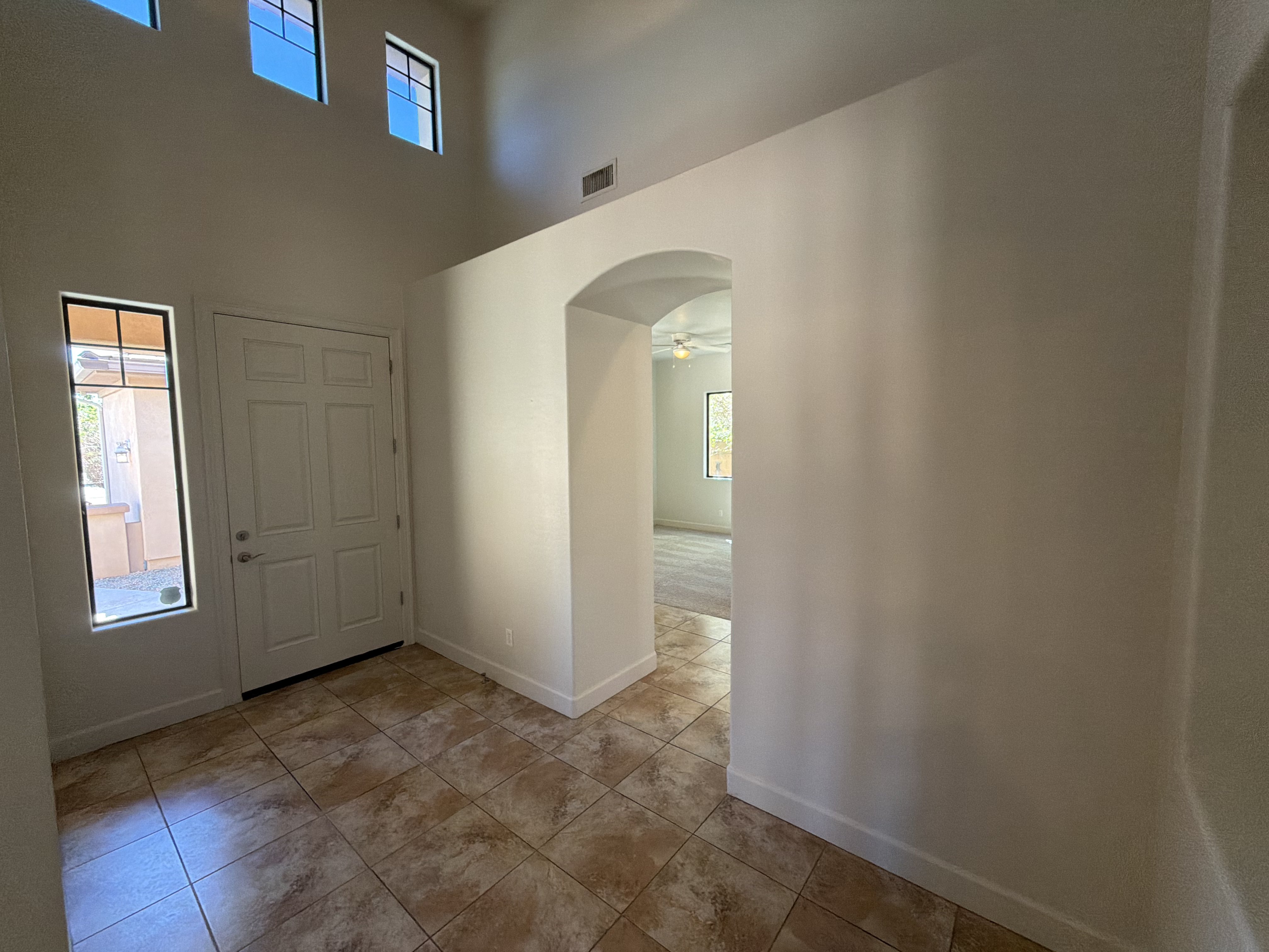Photo 10 of 23 of 16148 W Glenrosa Ave, Goodyear, AZ