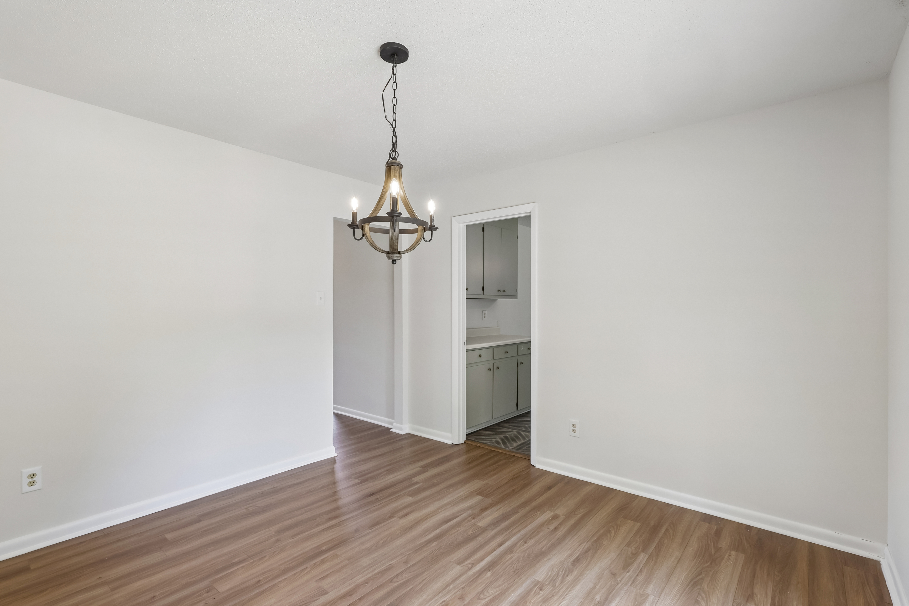 Photo 14 of 31 of 33269 Courtland Dr, Albemarle, NC