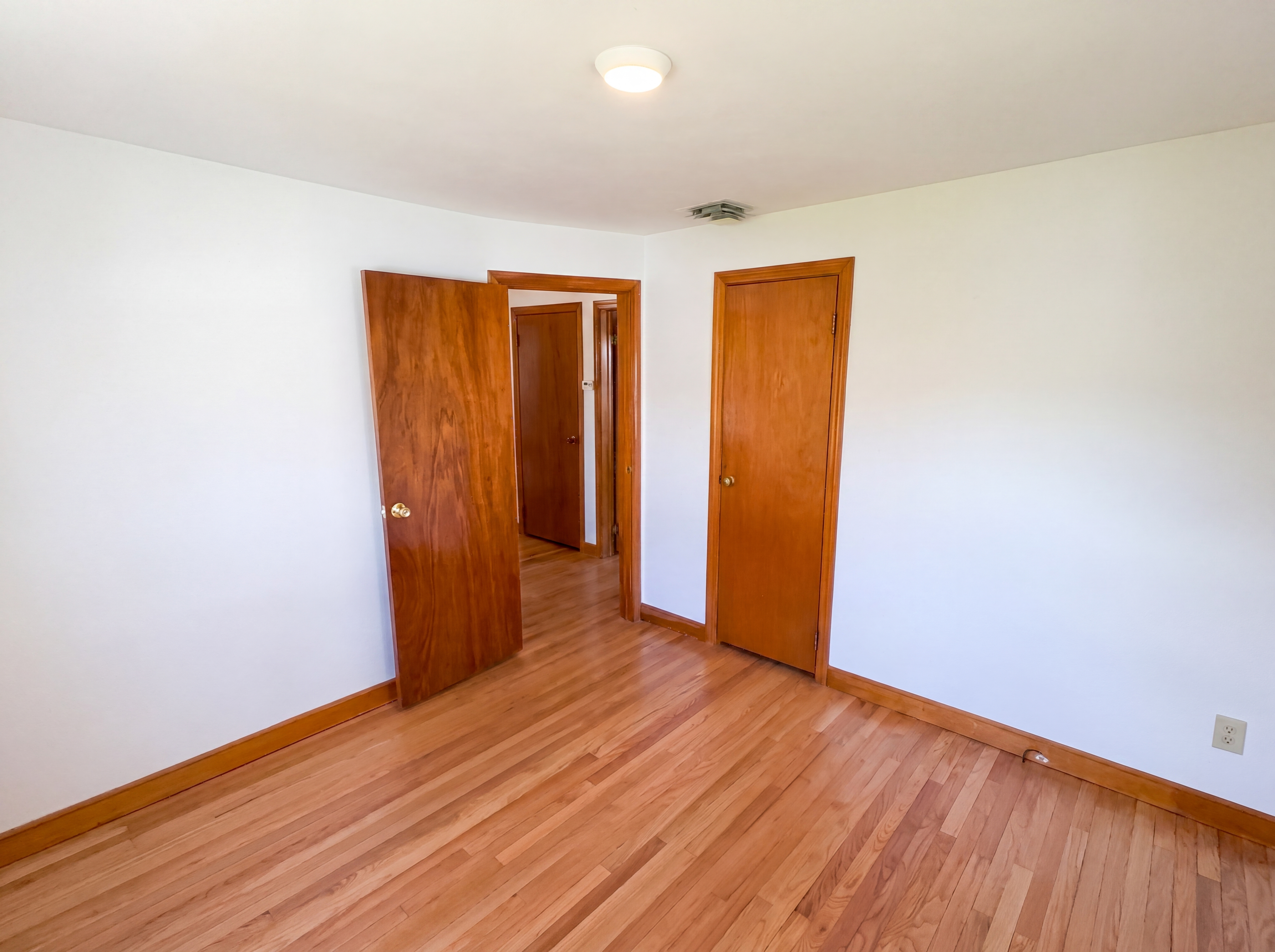Photo 13 of 17 of 41 Hicks St, Chicopee, MA