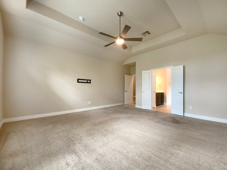 Photo 26 of 31 - 512 Judge Fisk Dr, Leander, TX 78641