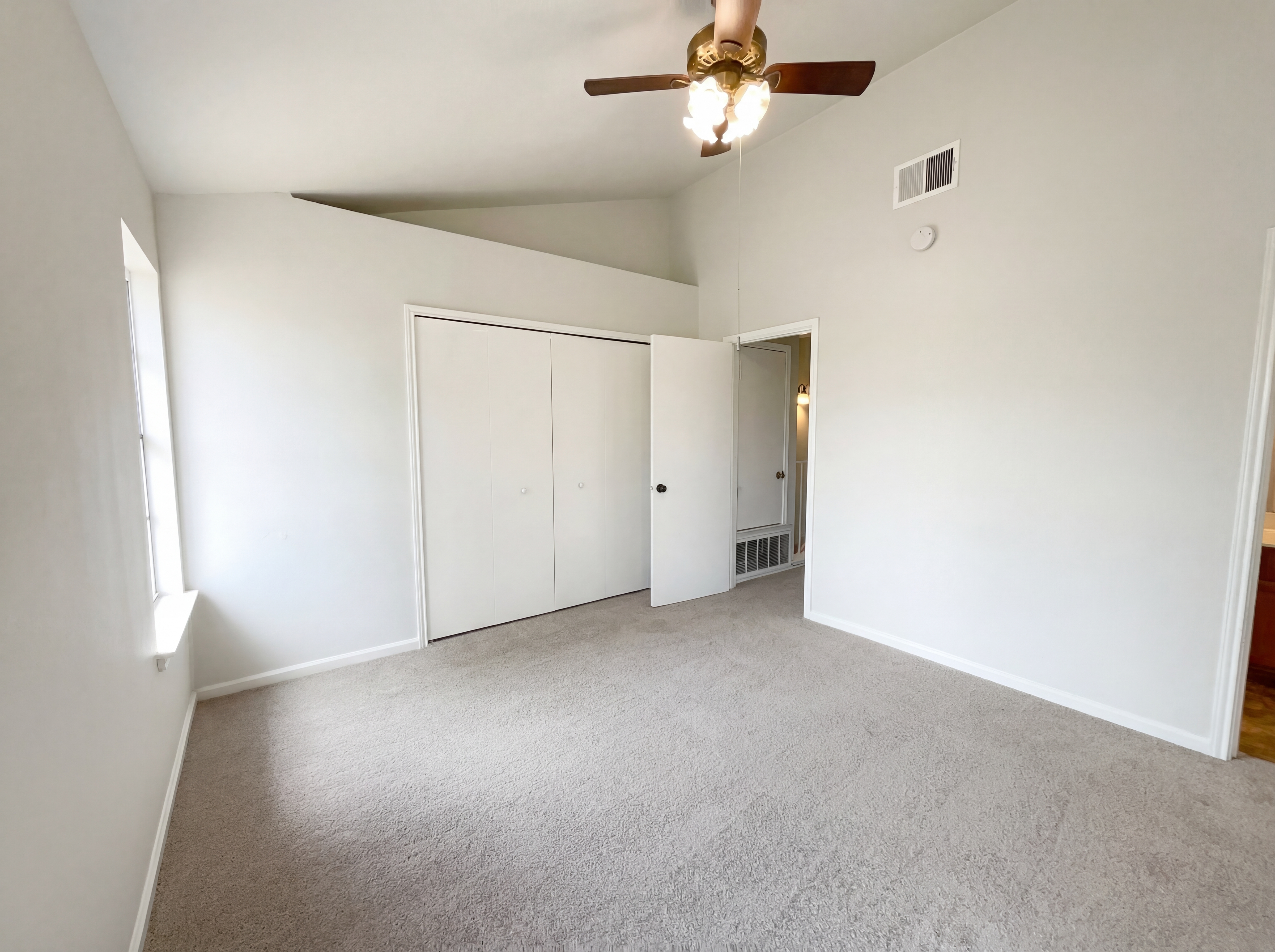 Photo 4 of 21 of 7880 Micron Dr, San Antonio, TX
