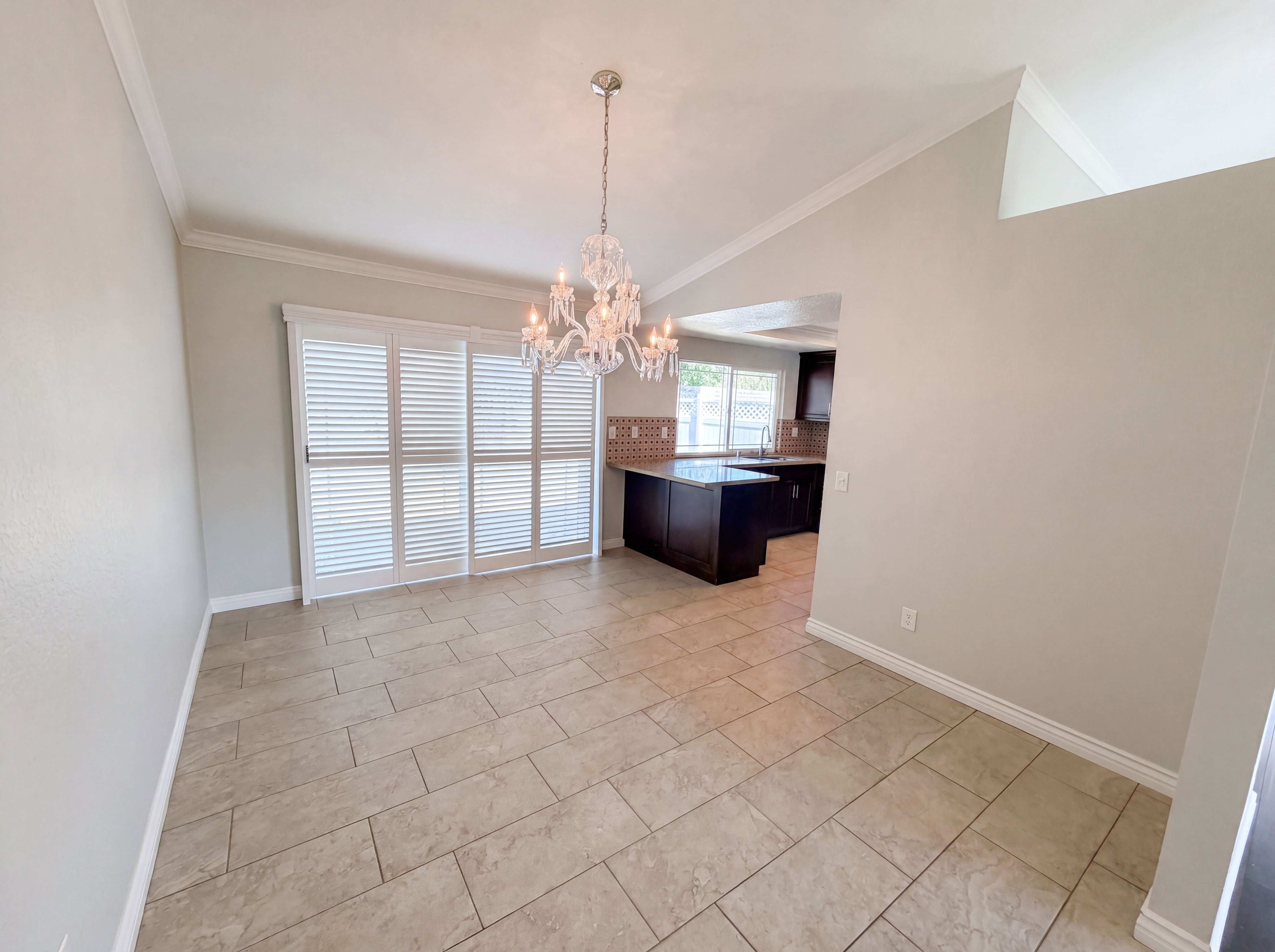 Photo 8 of 20 of 4365 Northcroft Rd, Jurupa Valley, CA