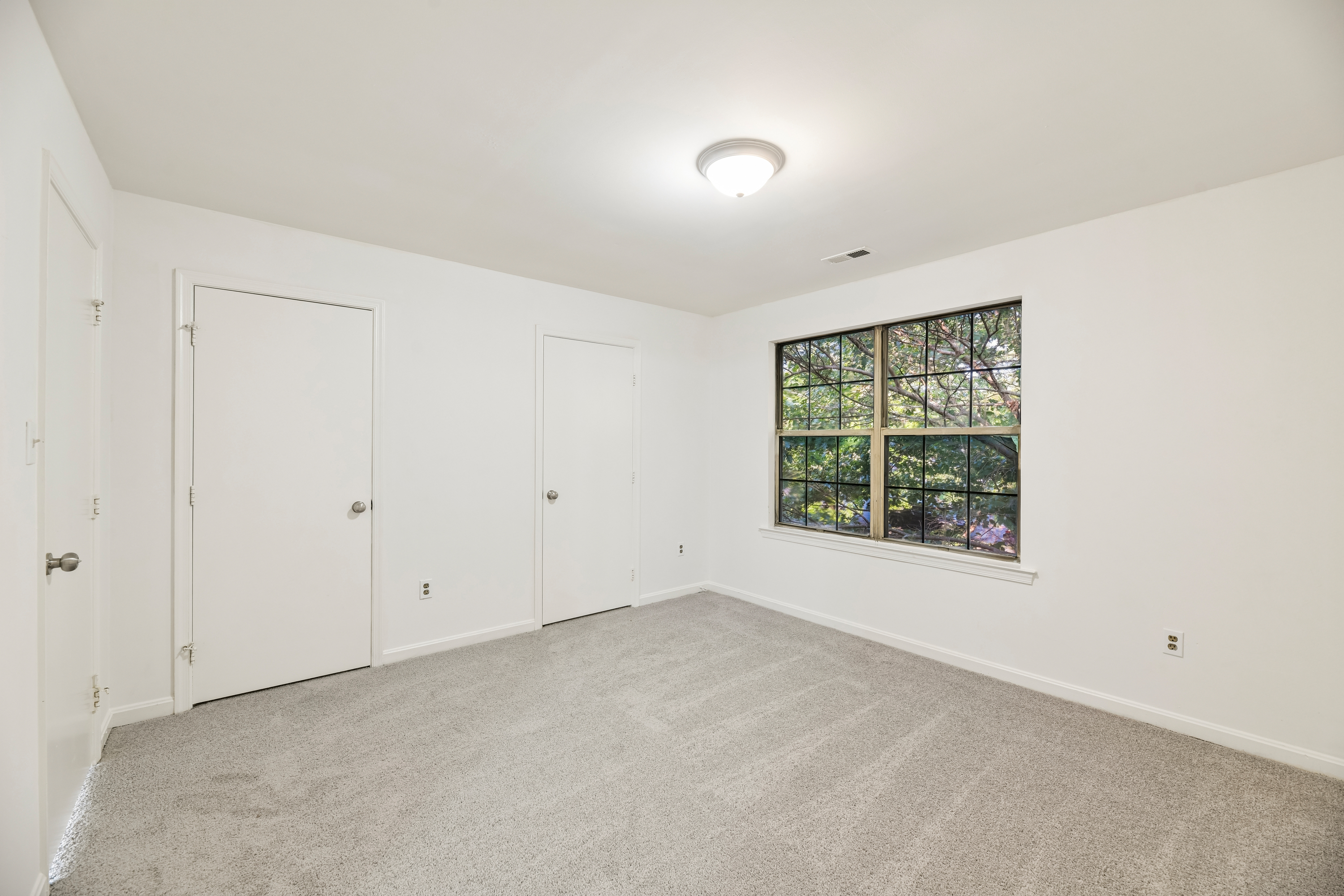 Photo 32 of 37 of 6866 Chasewood Cir, Centreville, VA