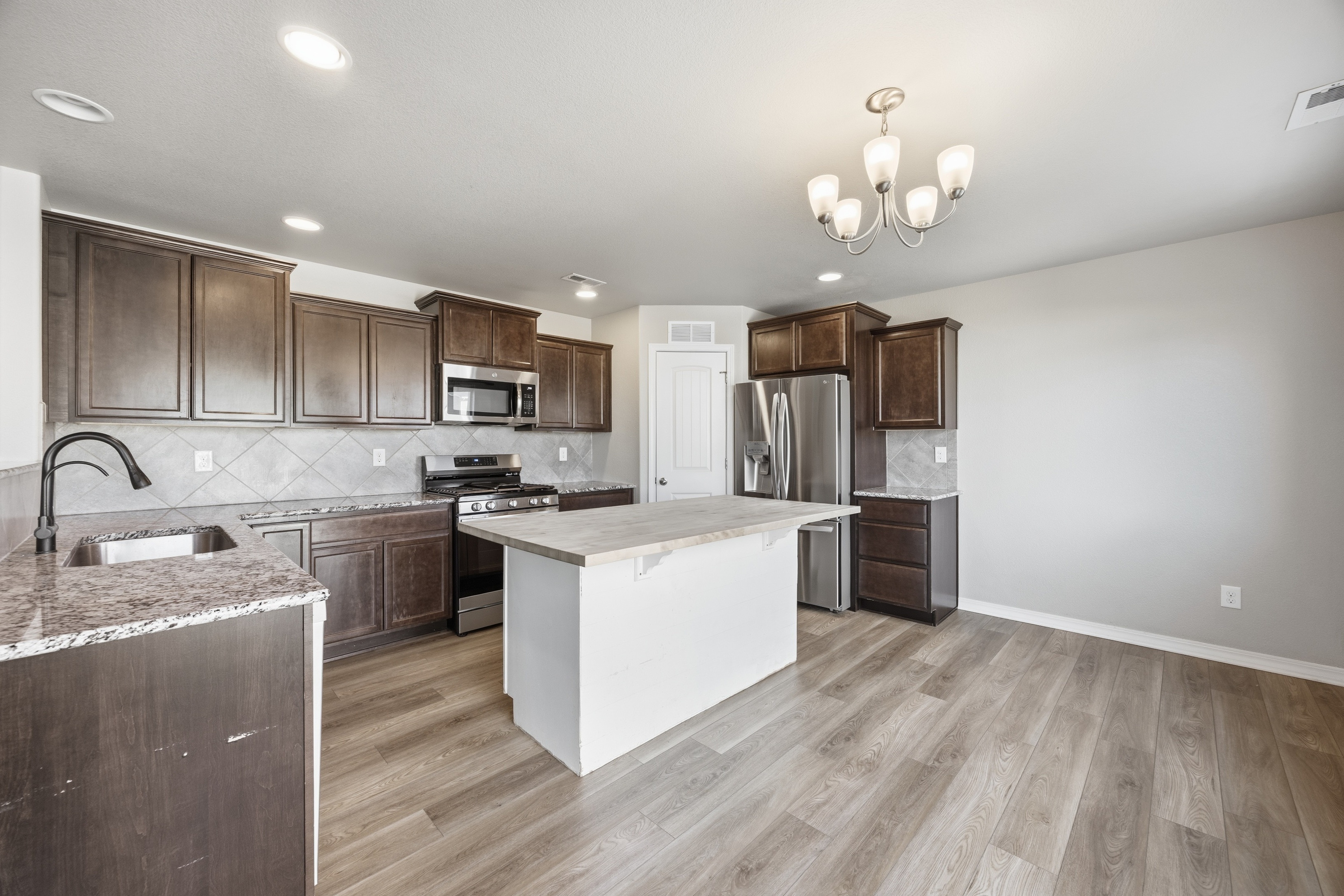 Photo 2 of 36 of 7668 Benecia Dr, Fountain, CO