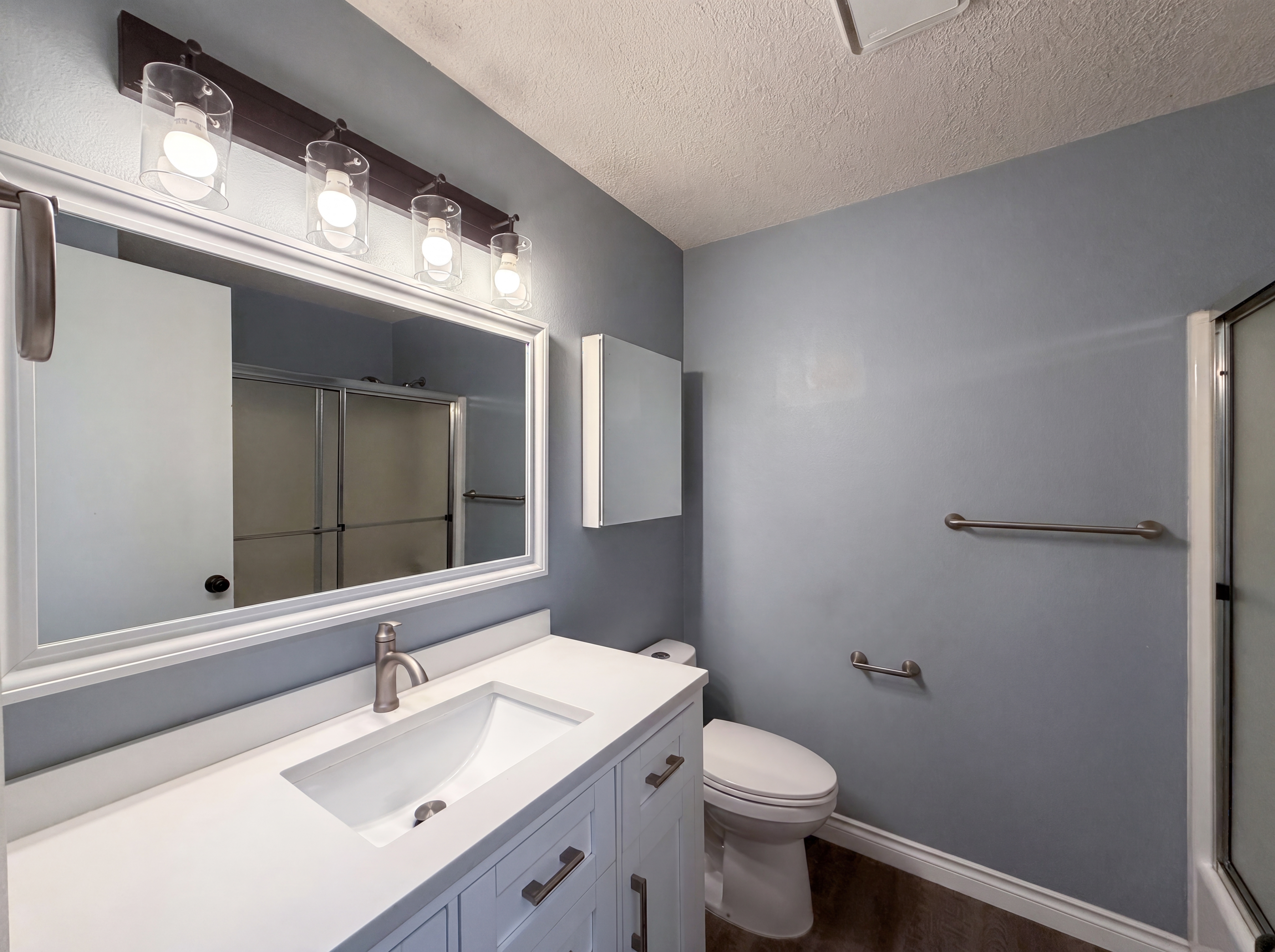 Photo 7 of 18 of 20860 SW Parker Ct, Beaverton, OR