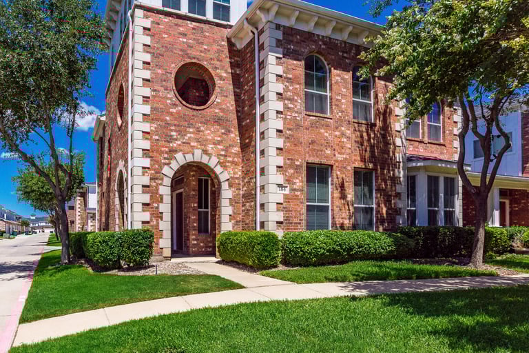 Photo 26 of 29 - 184 Leonard St, Lewisville, TX 75057