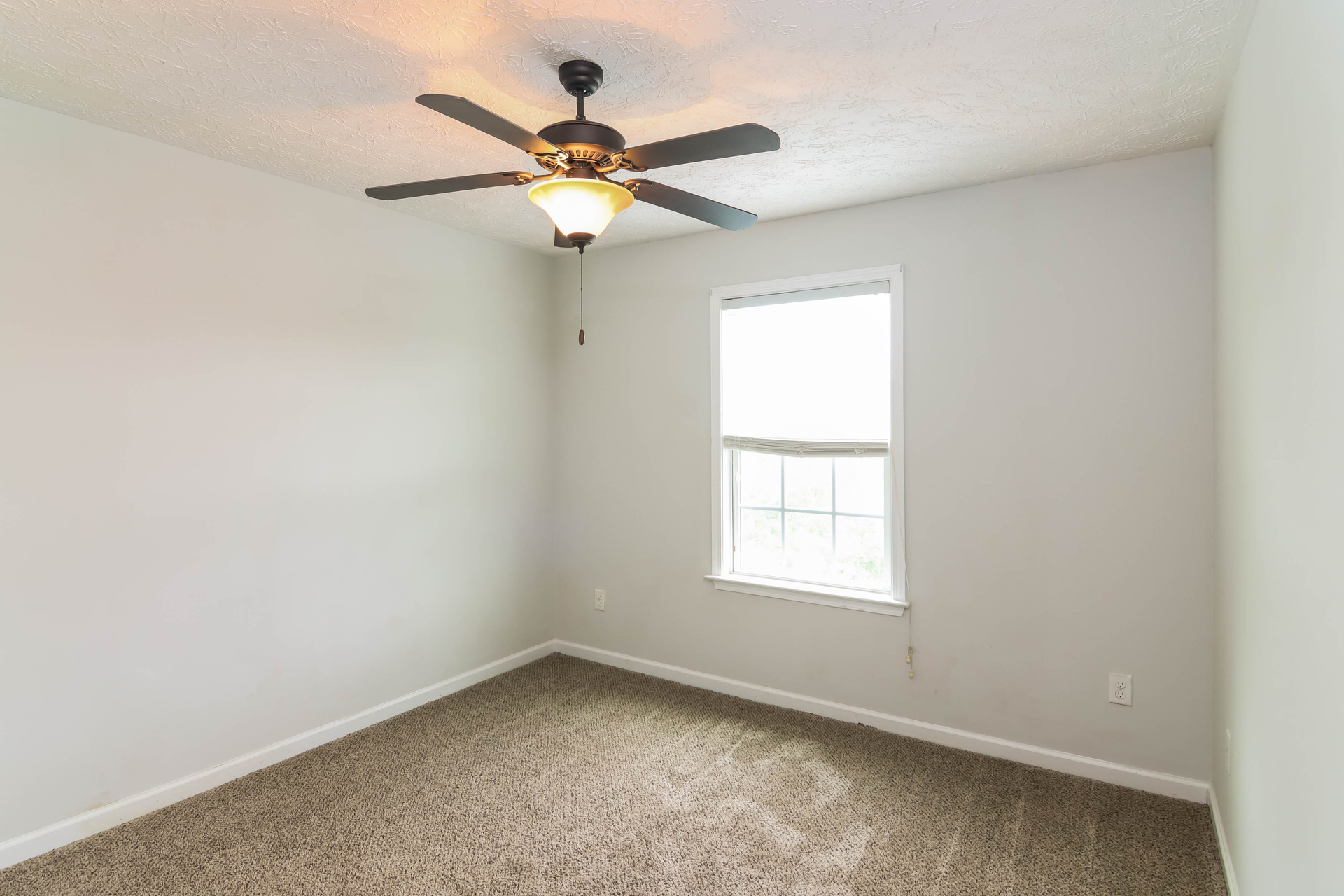 Photo 16 of 22 of 20 Forest Ridge Ln, Phenix City, AL