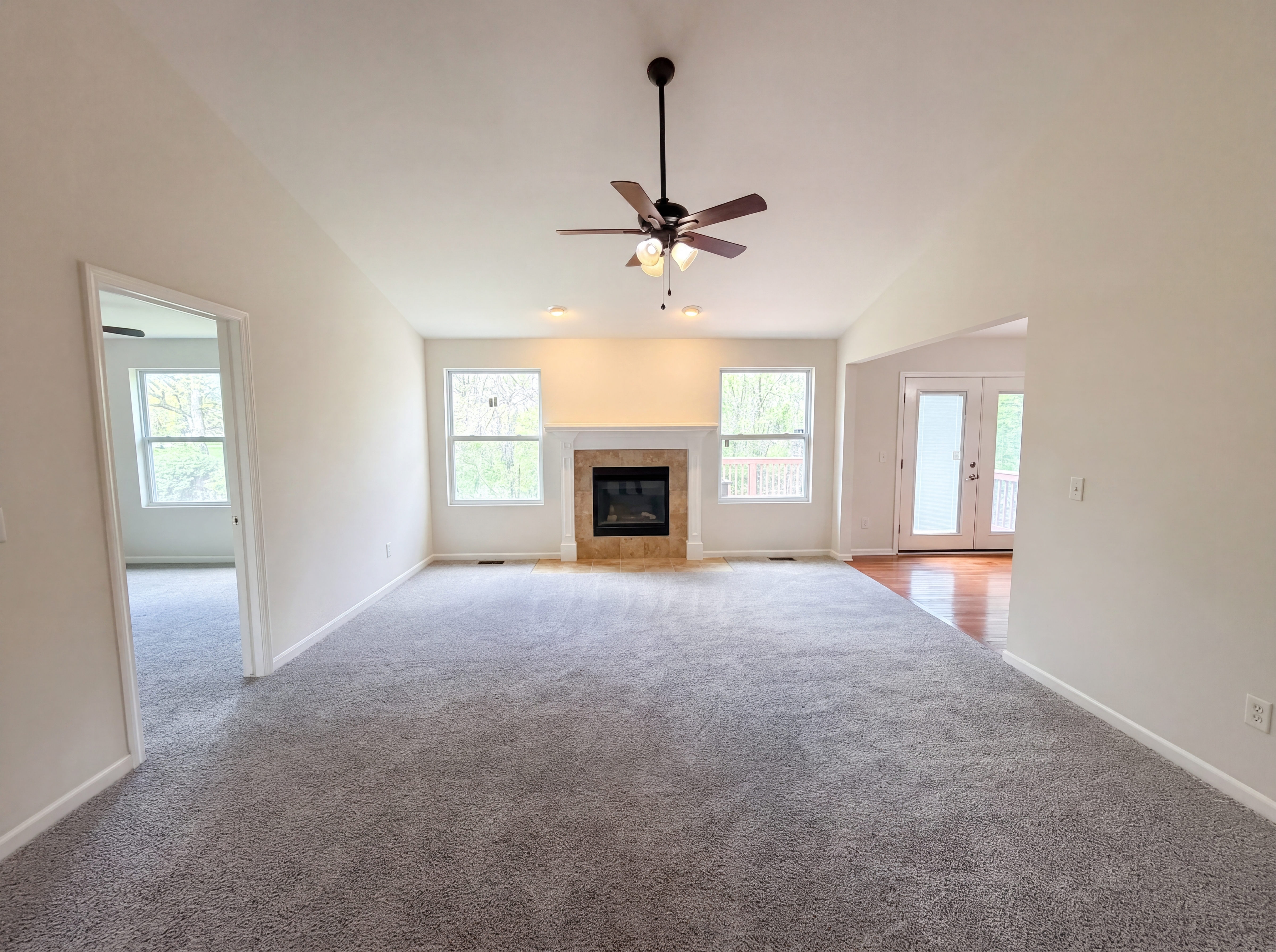 Photo 3 of 21 of 5988 Treetops Dr, Romulus, MI