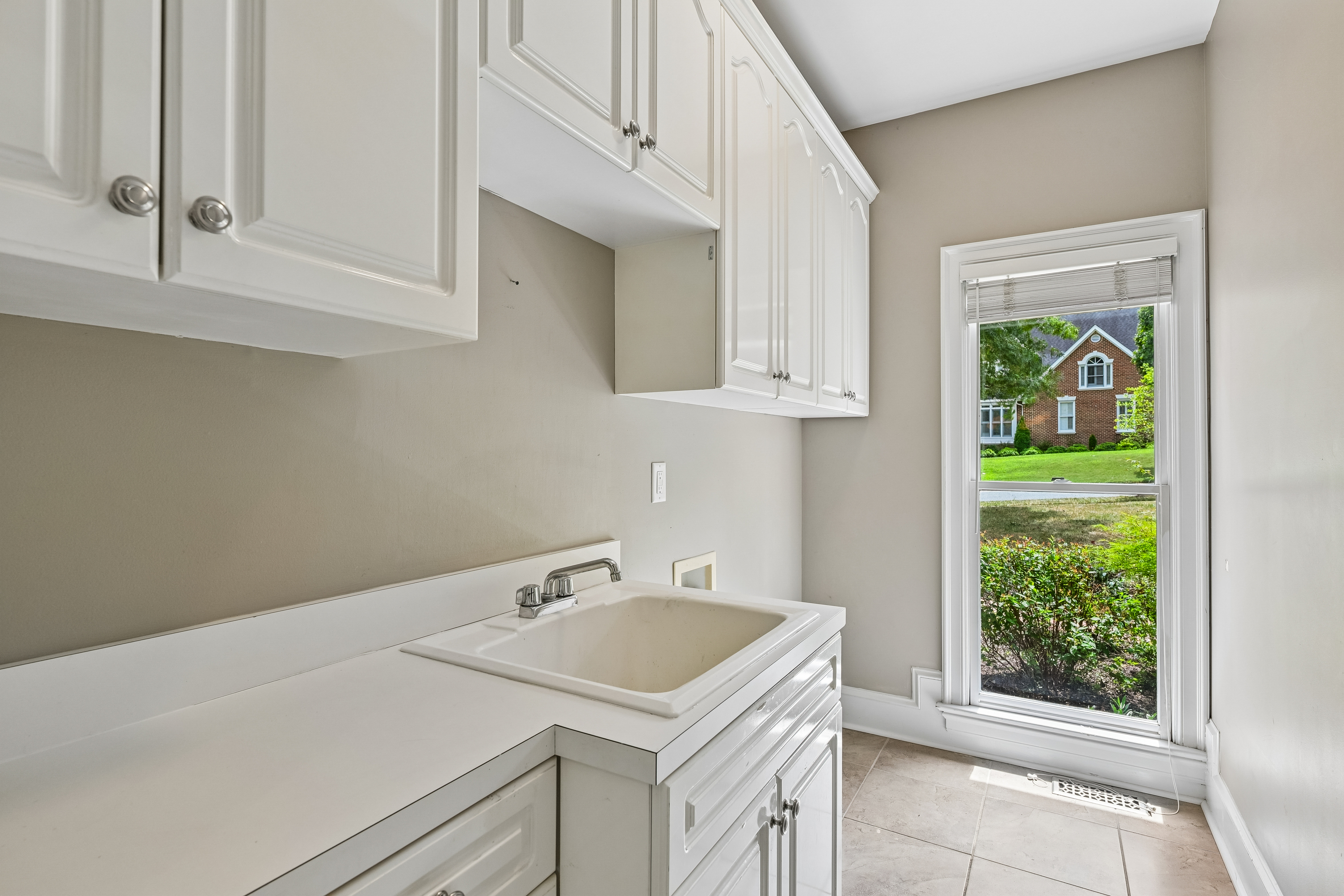 Photo 33 of 53 of 5609 Camilla Dr, Charlotte, NC