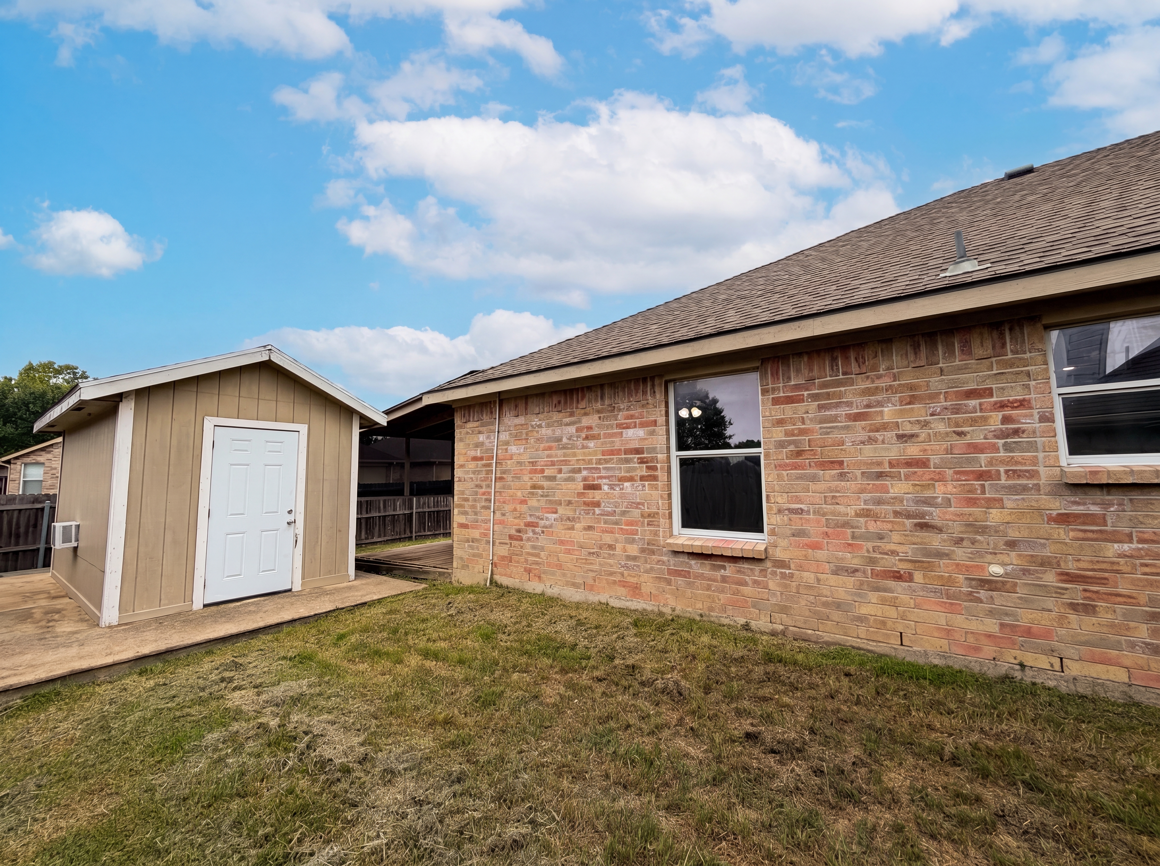 Photo 18 of 19 of 111 Forest Park Ln, Red Oak, TX