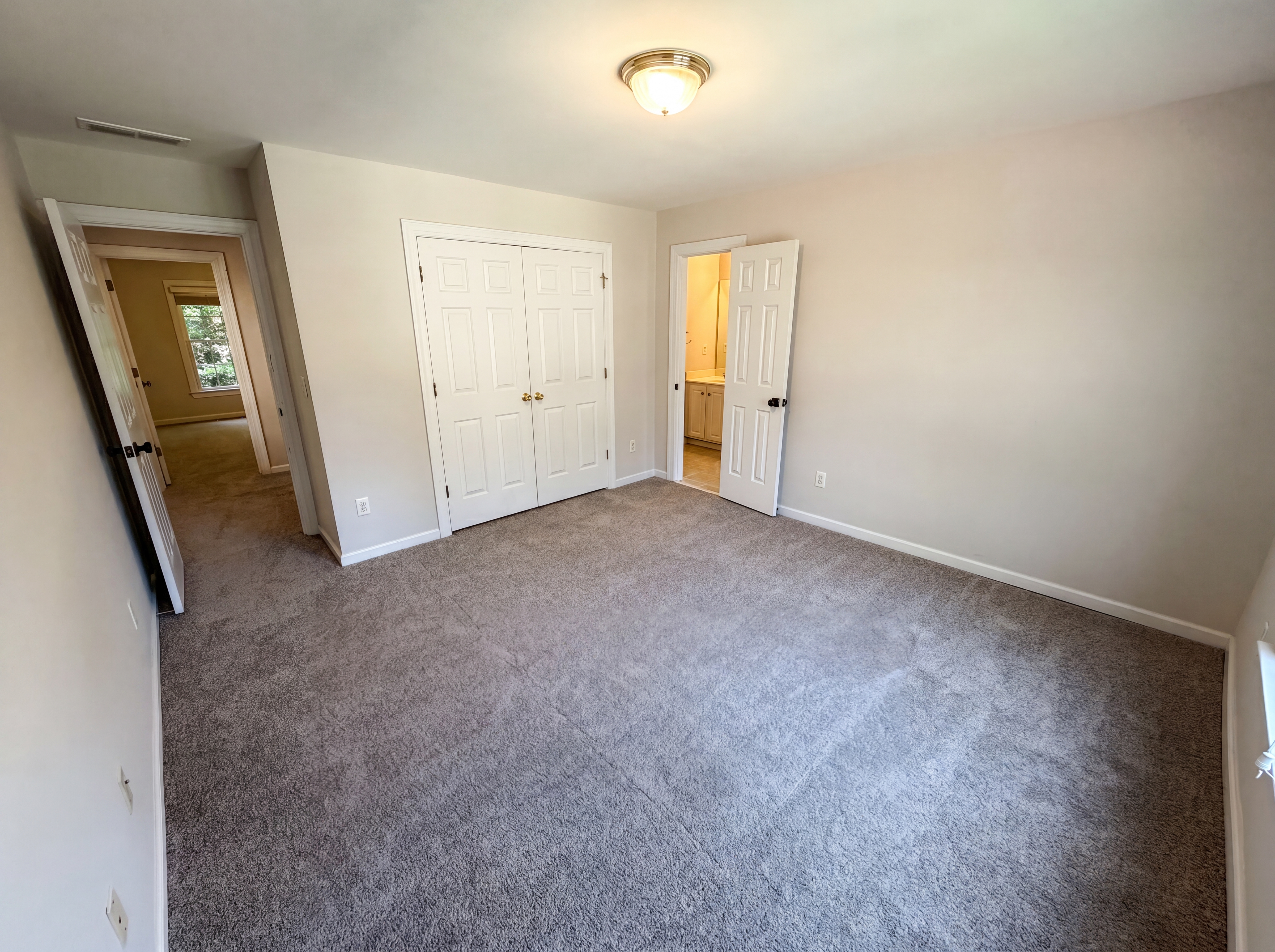 Photo 15 of 38 of 1231 Dunwoody Village Dr, Atlanta, GA