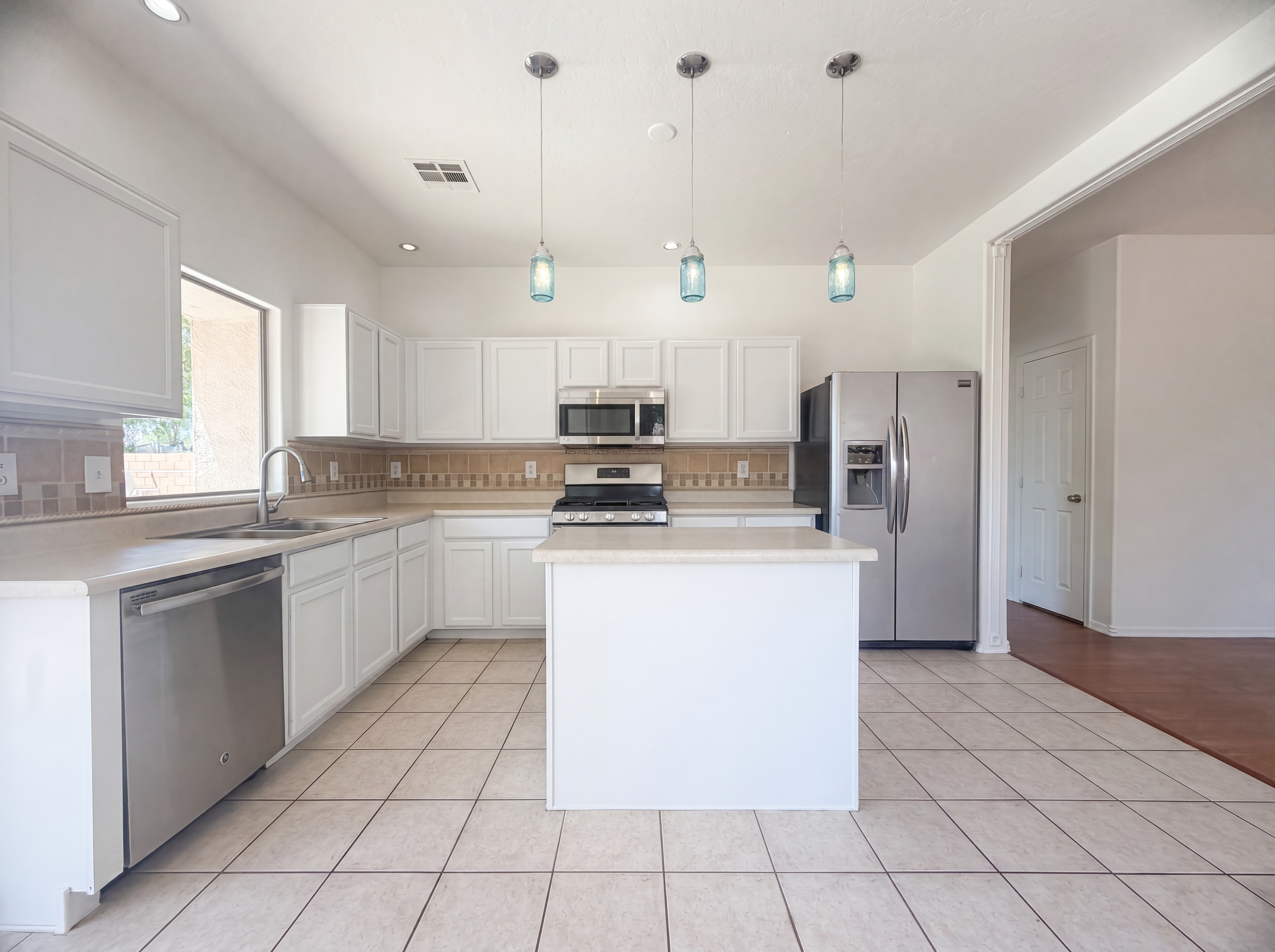 Photo 7 of 18 of 40282 N Przewalski St, San Tan Valley, AZ