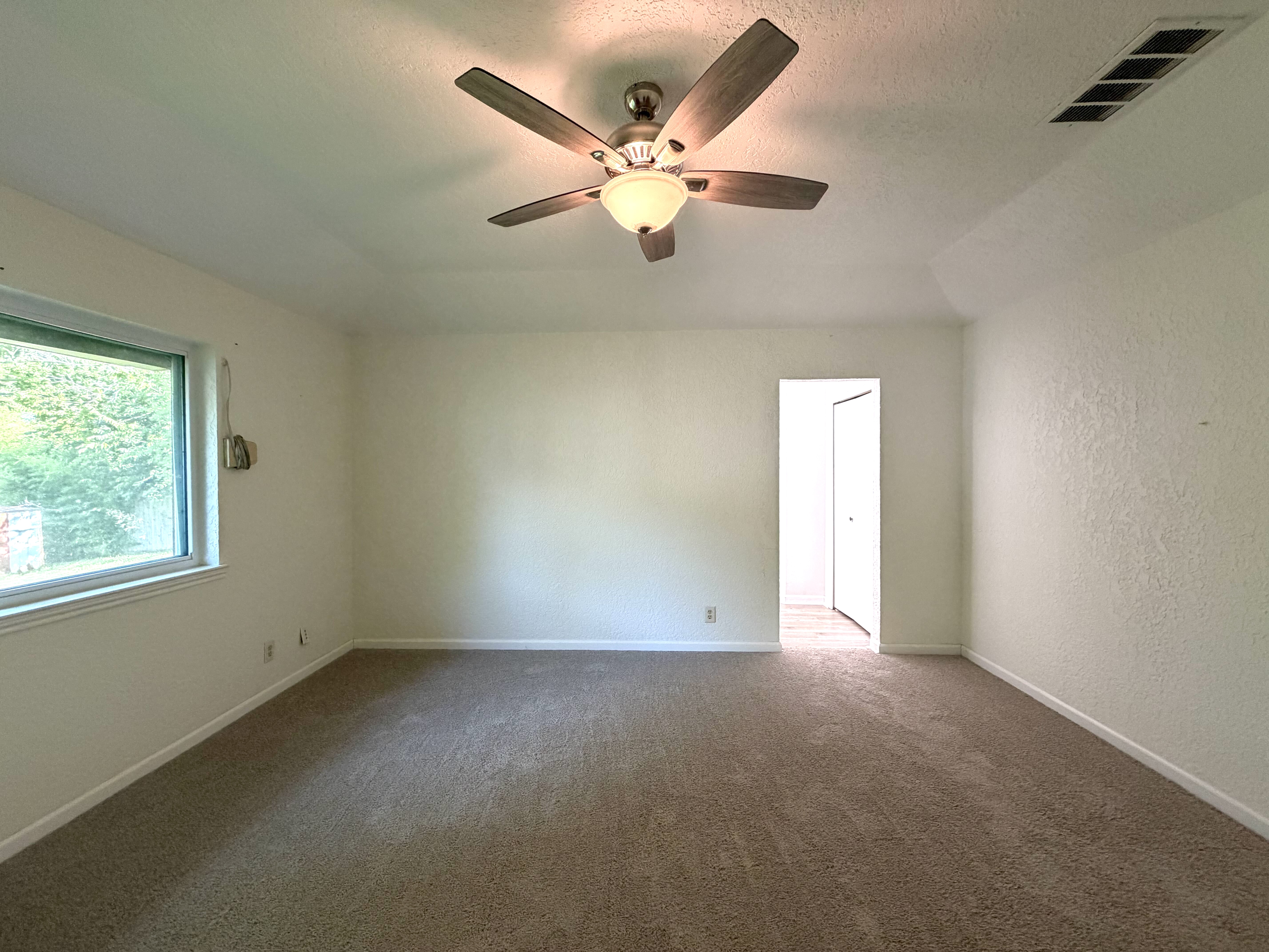 Photo 5 of 18 of 4107 Rock Ct, Temple, TX