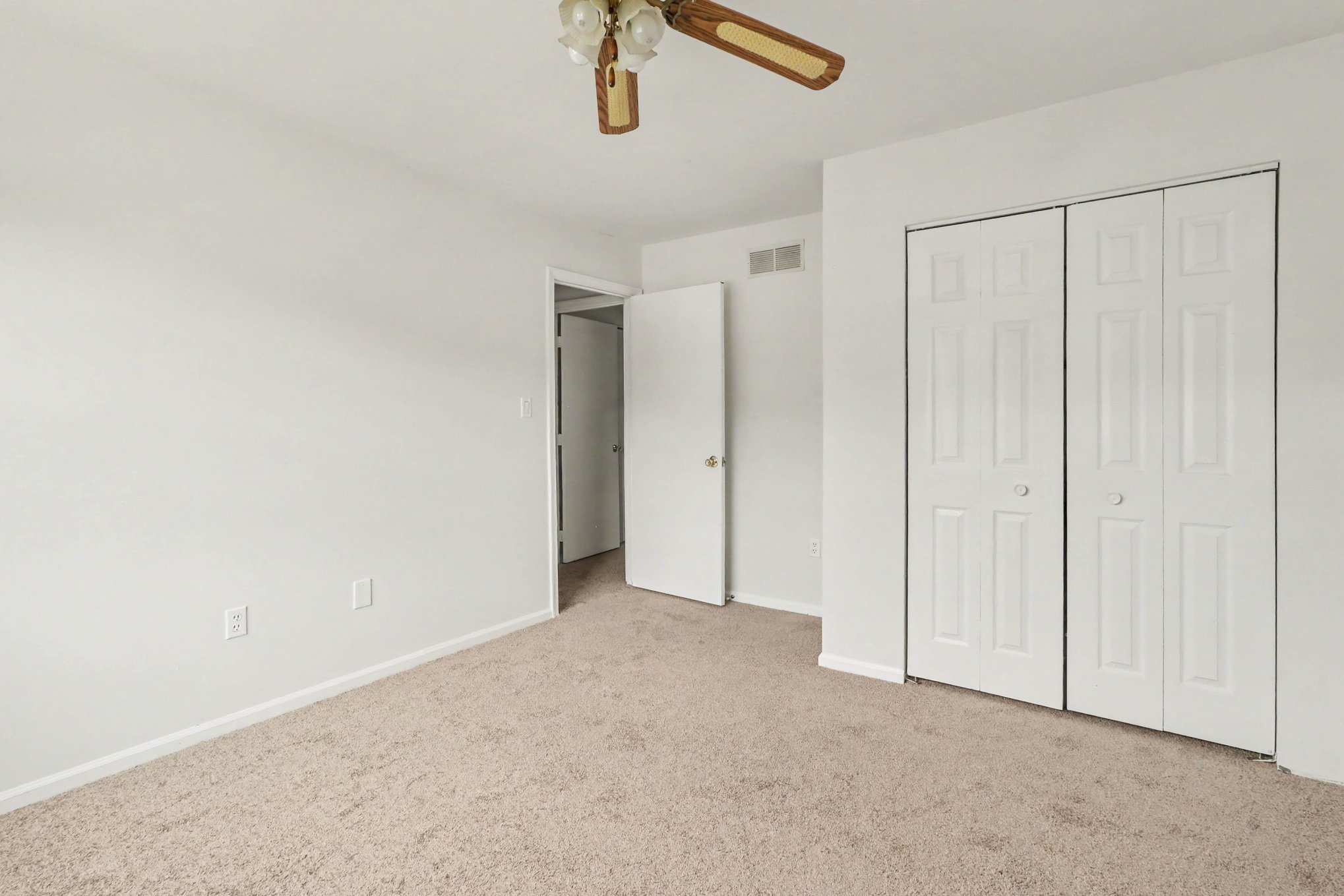 Photo 31 of 54 of 737 Fox Chase Cir, Bear, DE