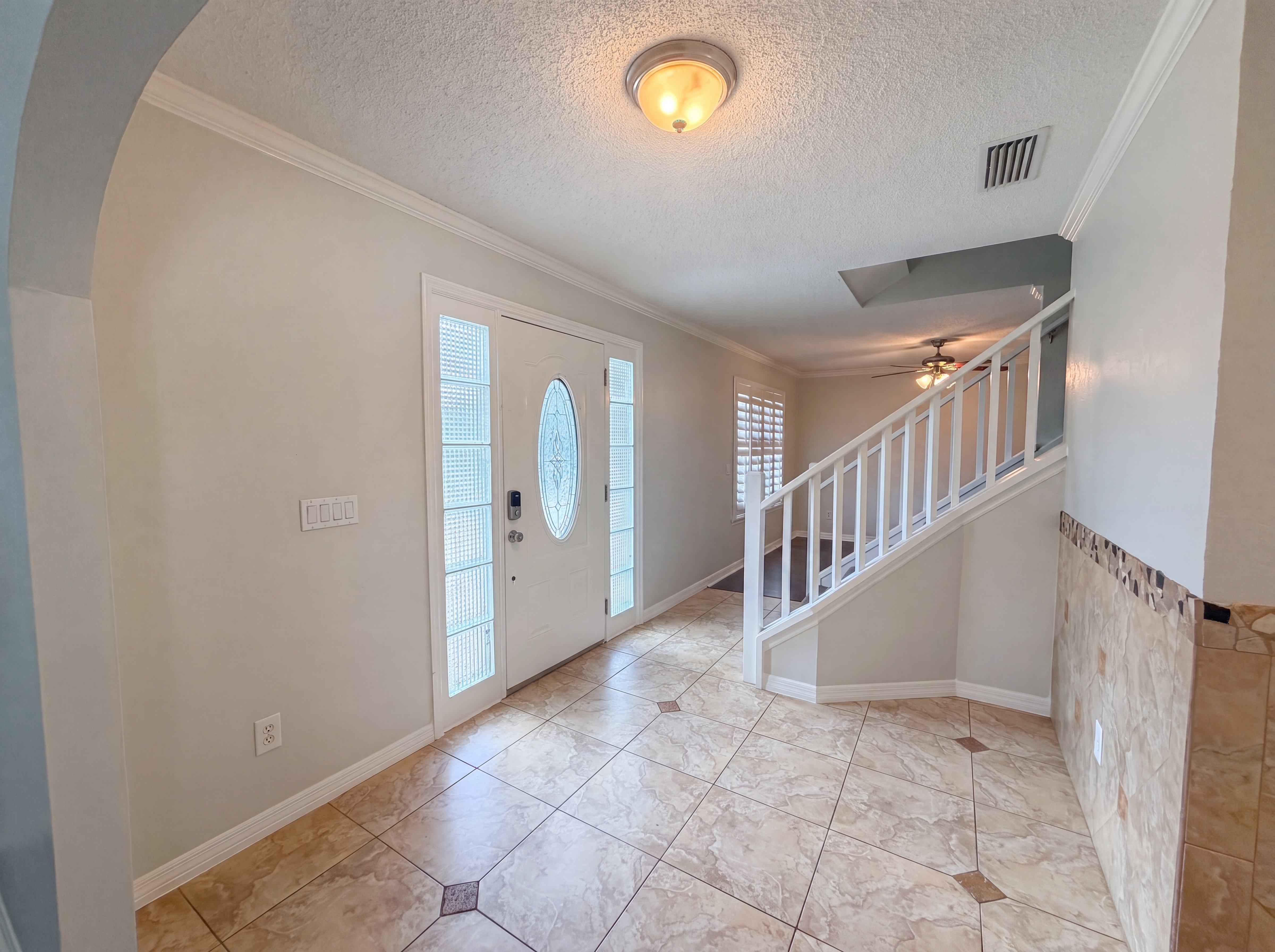 Photo 6 of 30 of 300 Sprucewood Rd, Lake Mary, FL